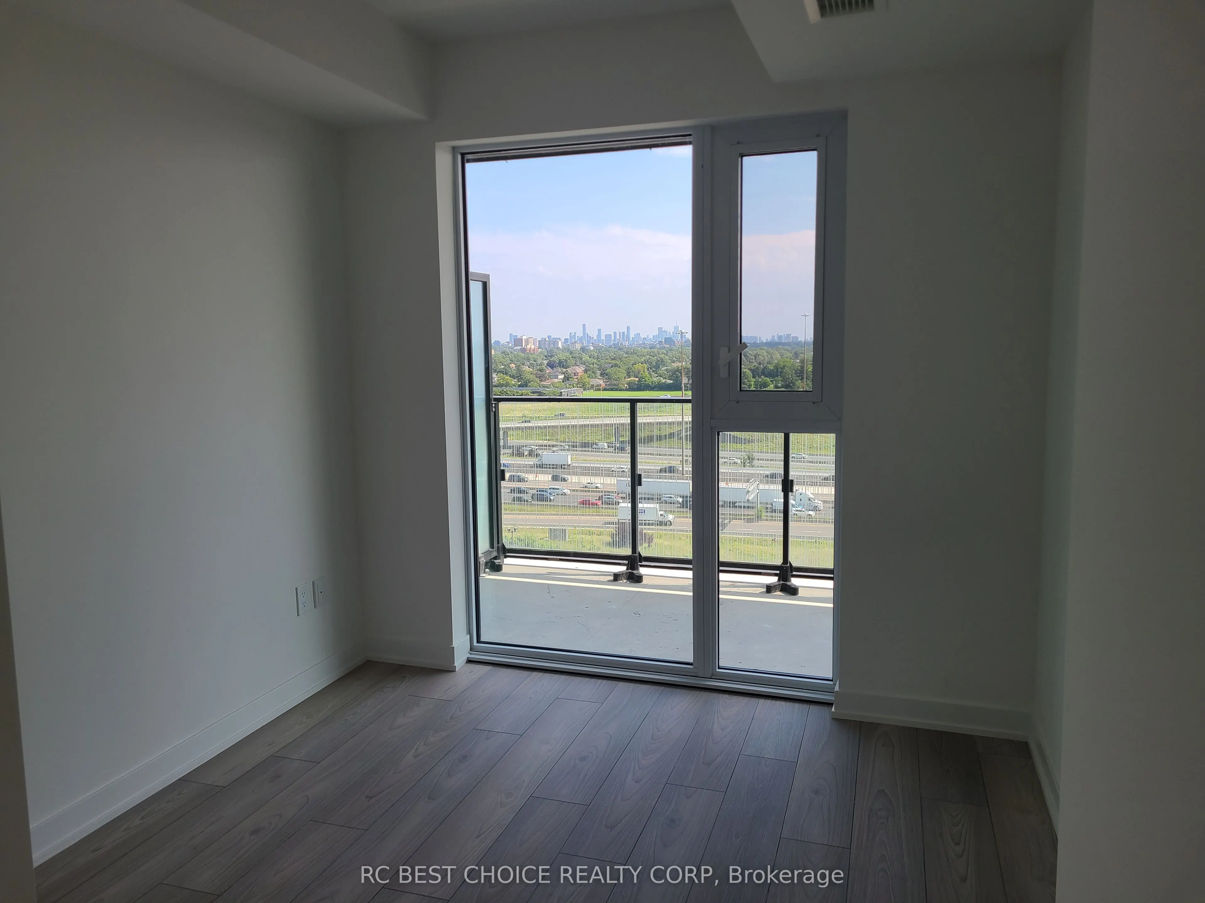 8 Tippett Rd Road, #1109