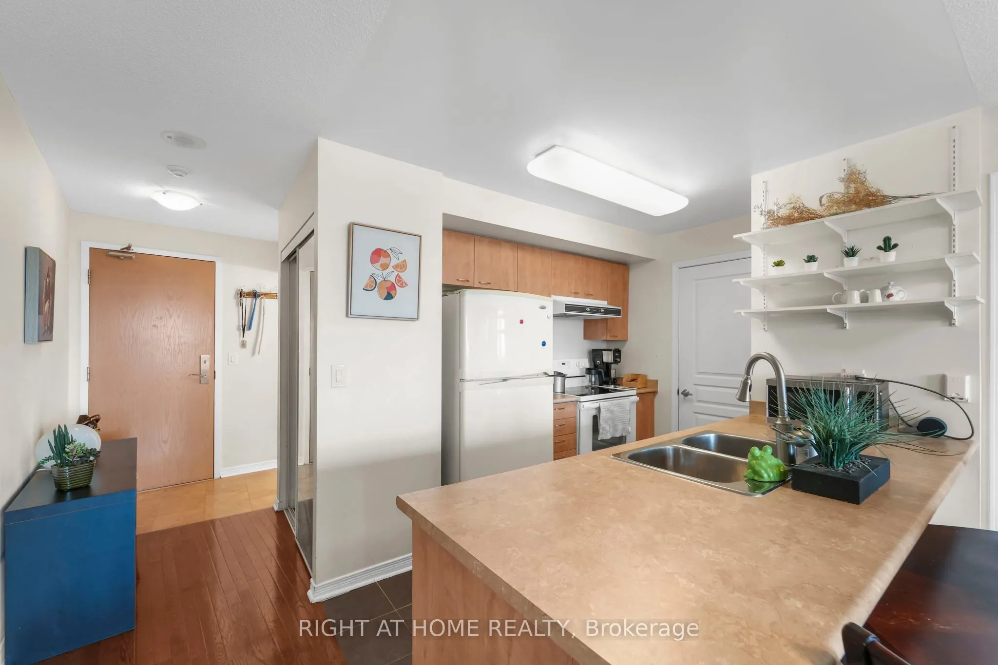 503 Beecroft Road, #712