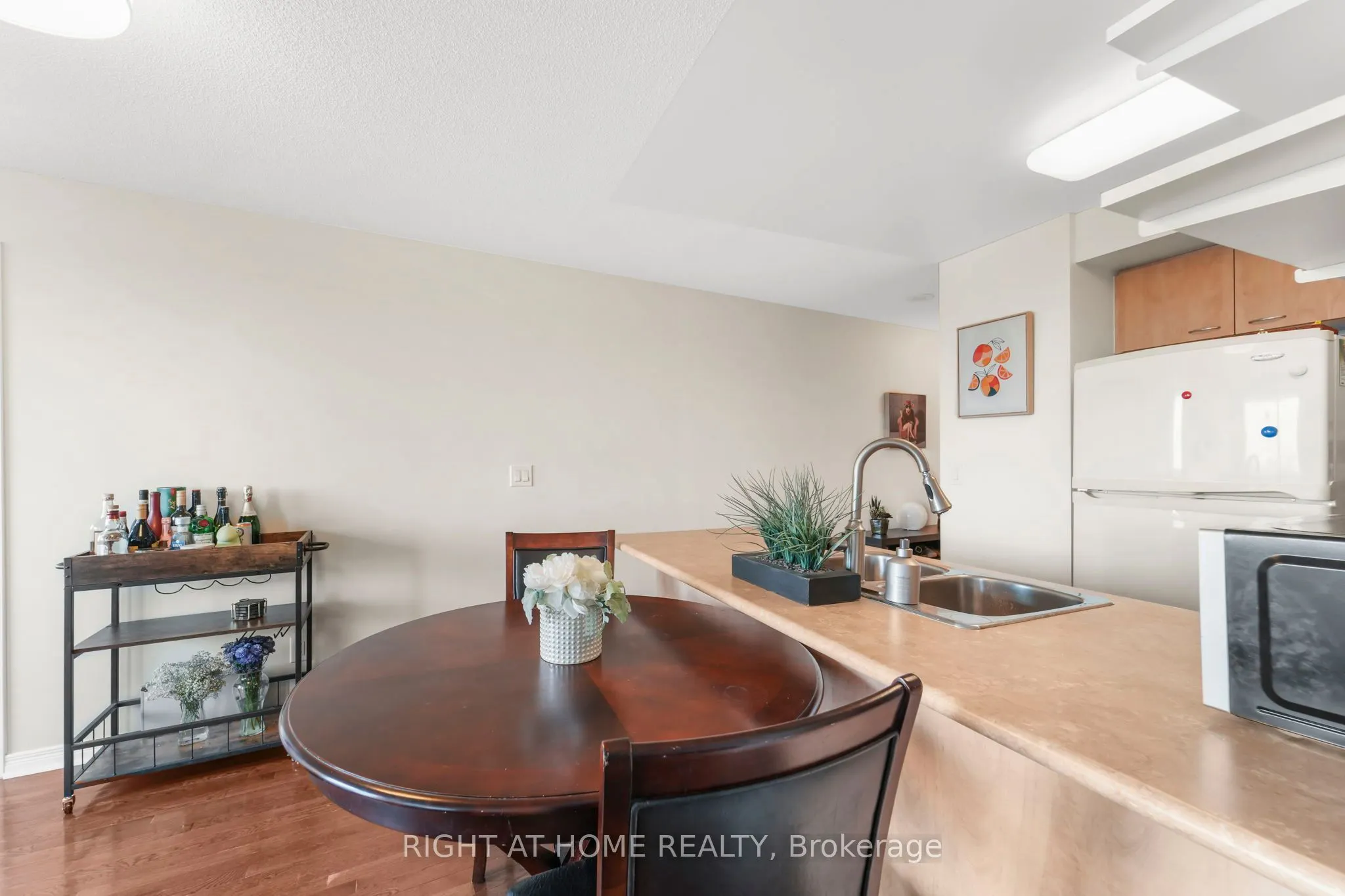 503 Beecroft Road, #712