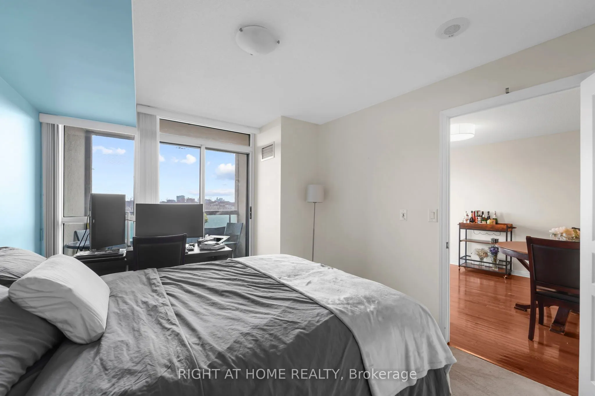 503 Beecroft Road, #712