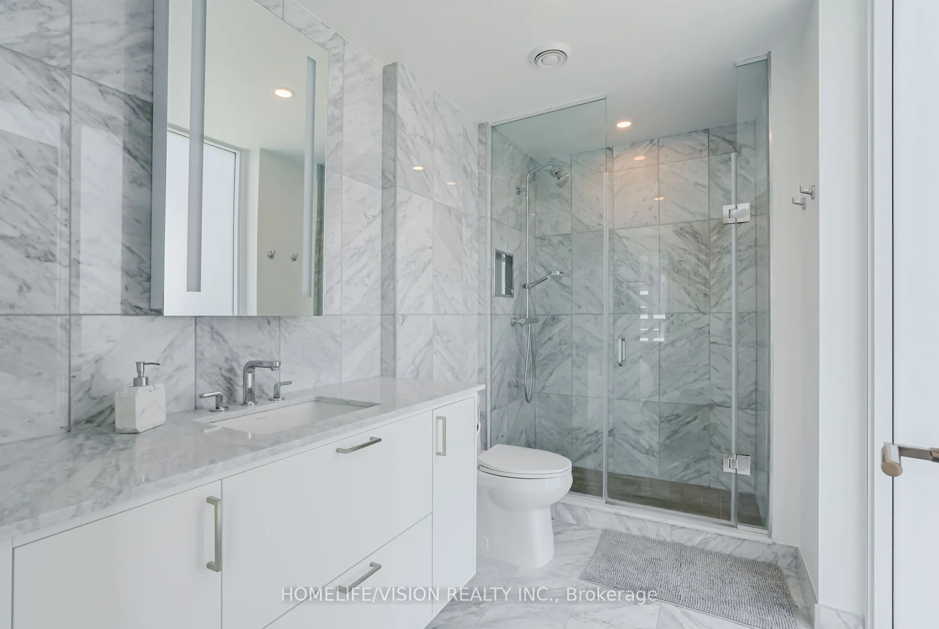 30 Inn On The Park Drive, #1810