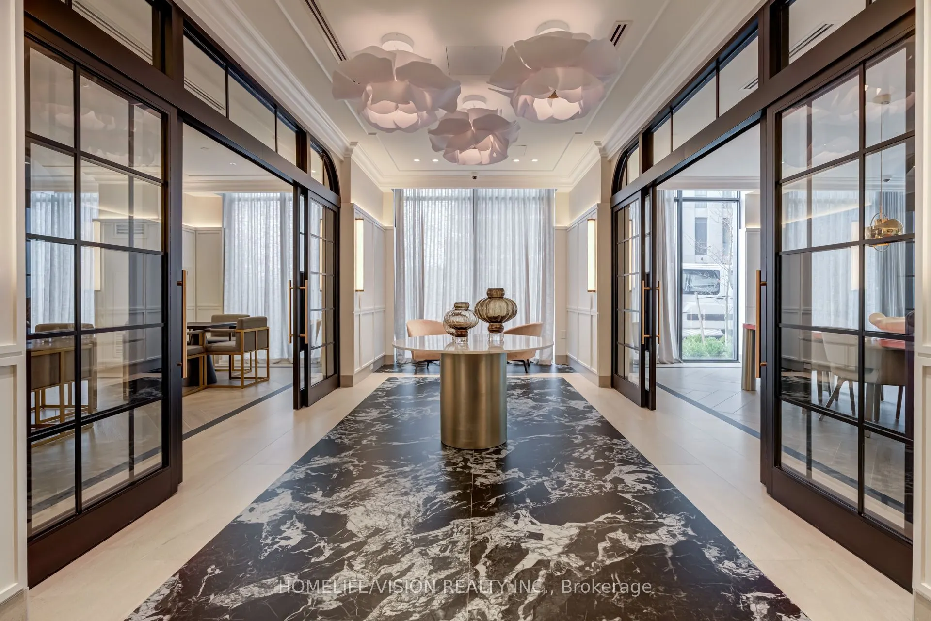 30 Inn On The Park Drive, #1810