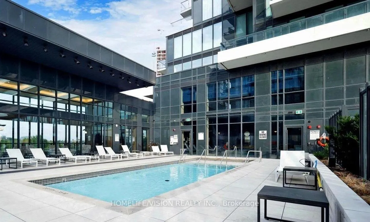 30 Inn On The Park Drive, #1810