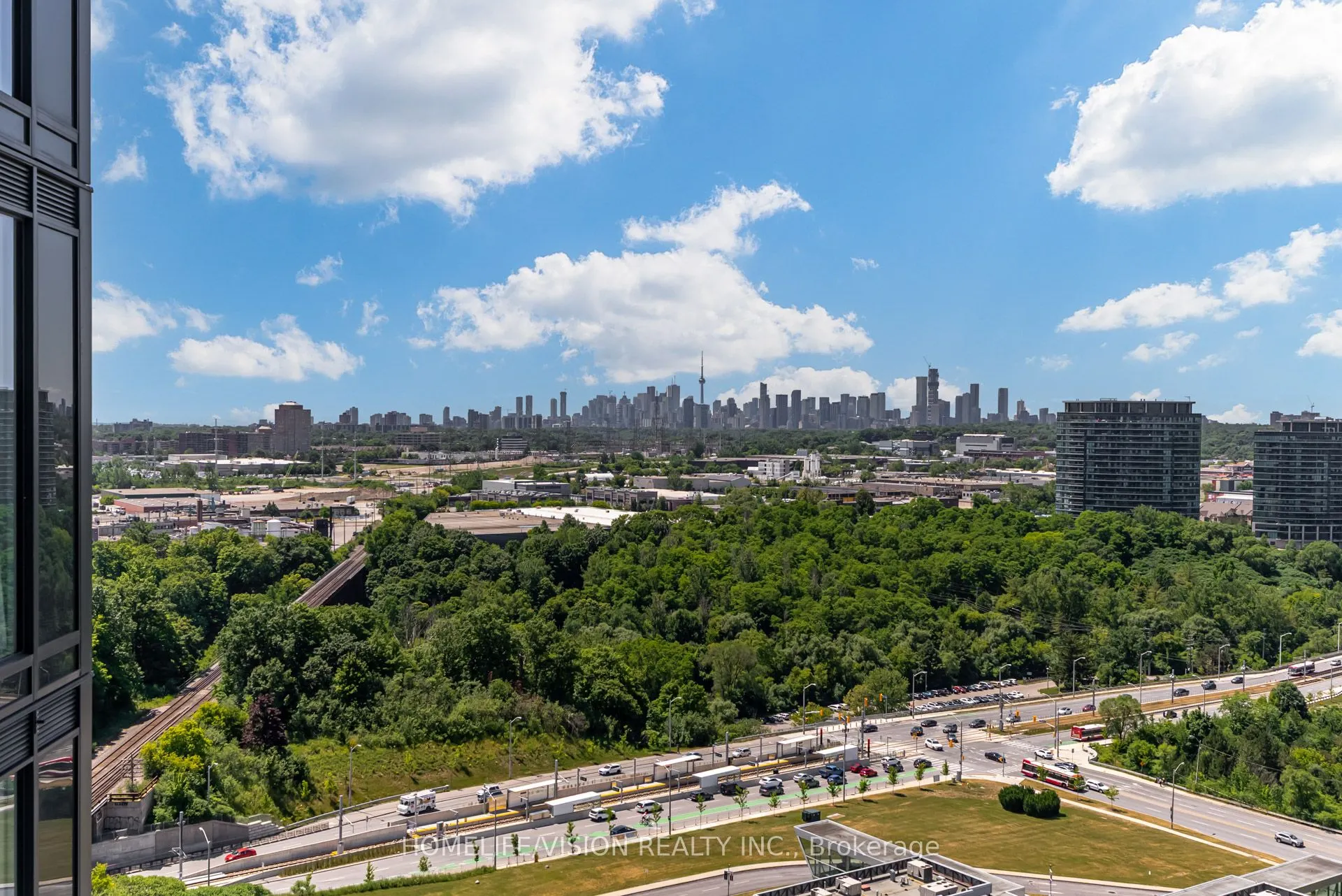 30 Inn On The Park Drive, #1810