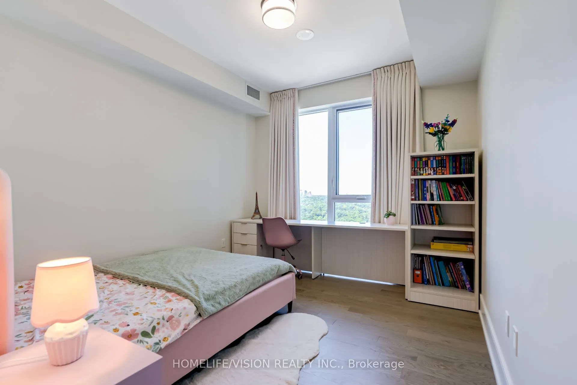 30 Inn On The Park Drive, #1810