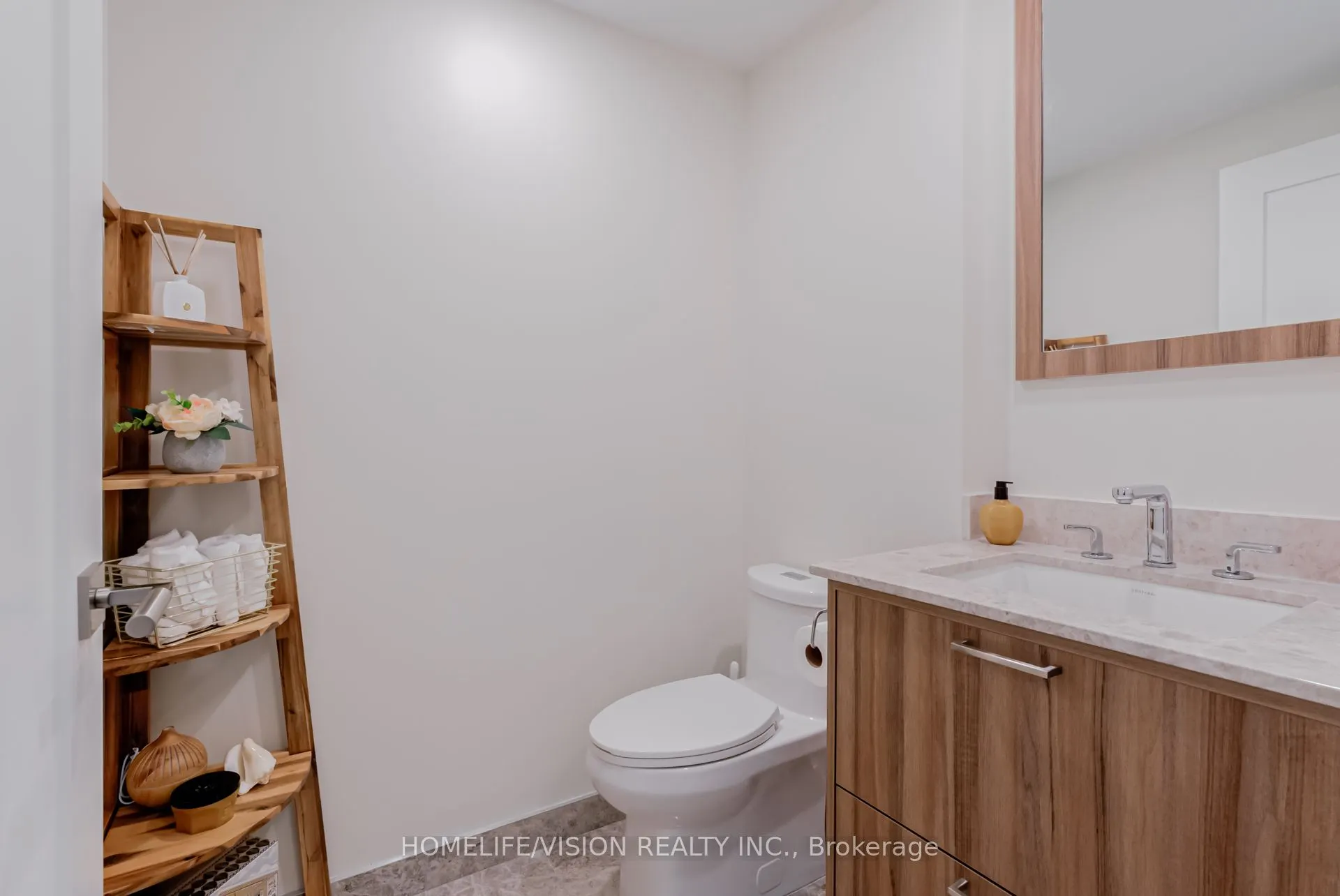30 Inn On The Park Drive, #1810