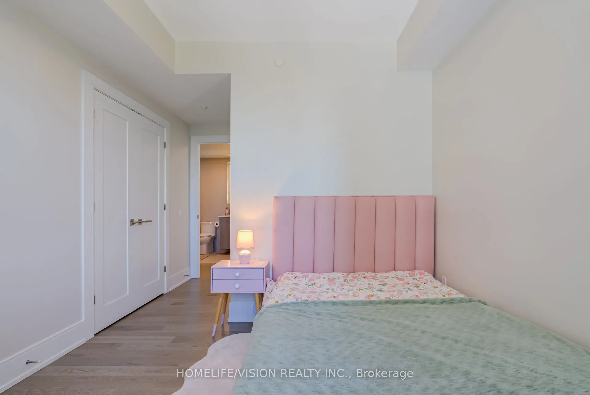 30 Inn On The Park Drive, #1810
