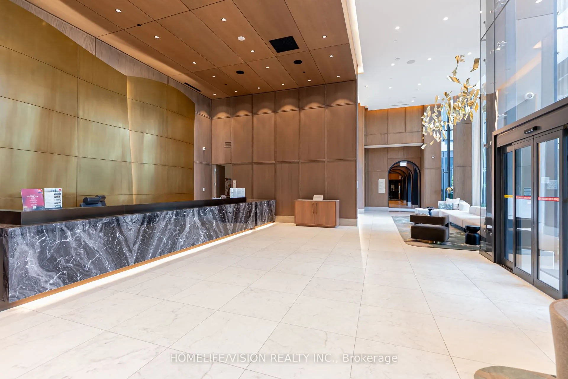 30 Inn On The Park Drive, #1810
