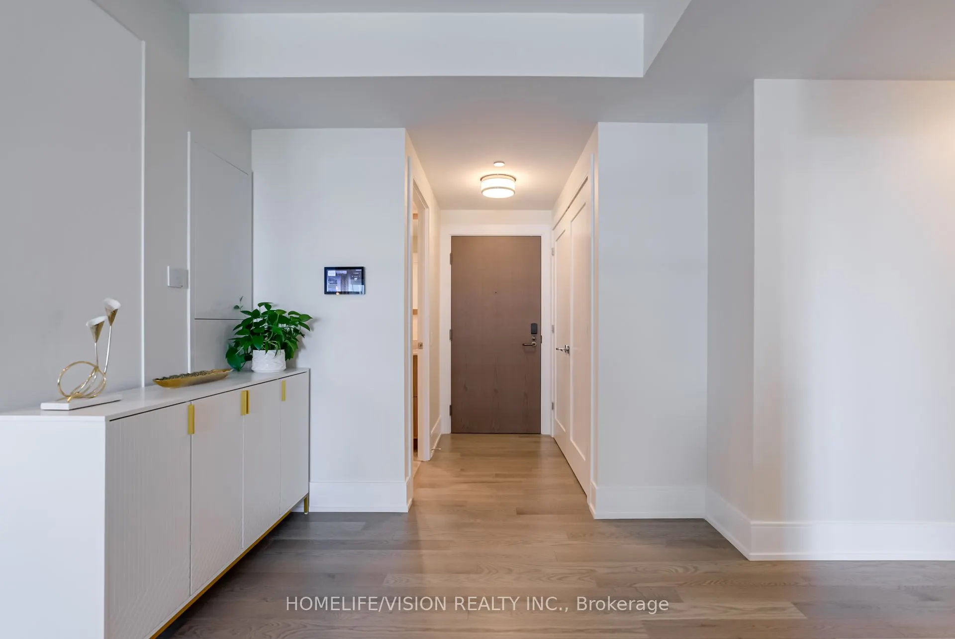 30 Inn On The Park Drive, #1810