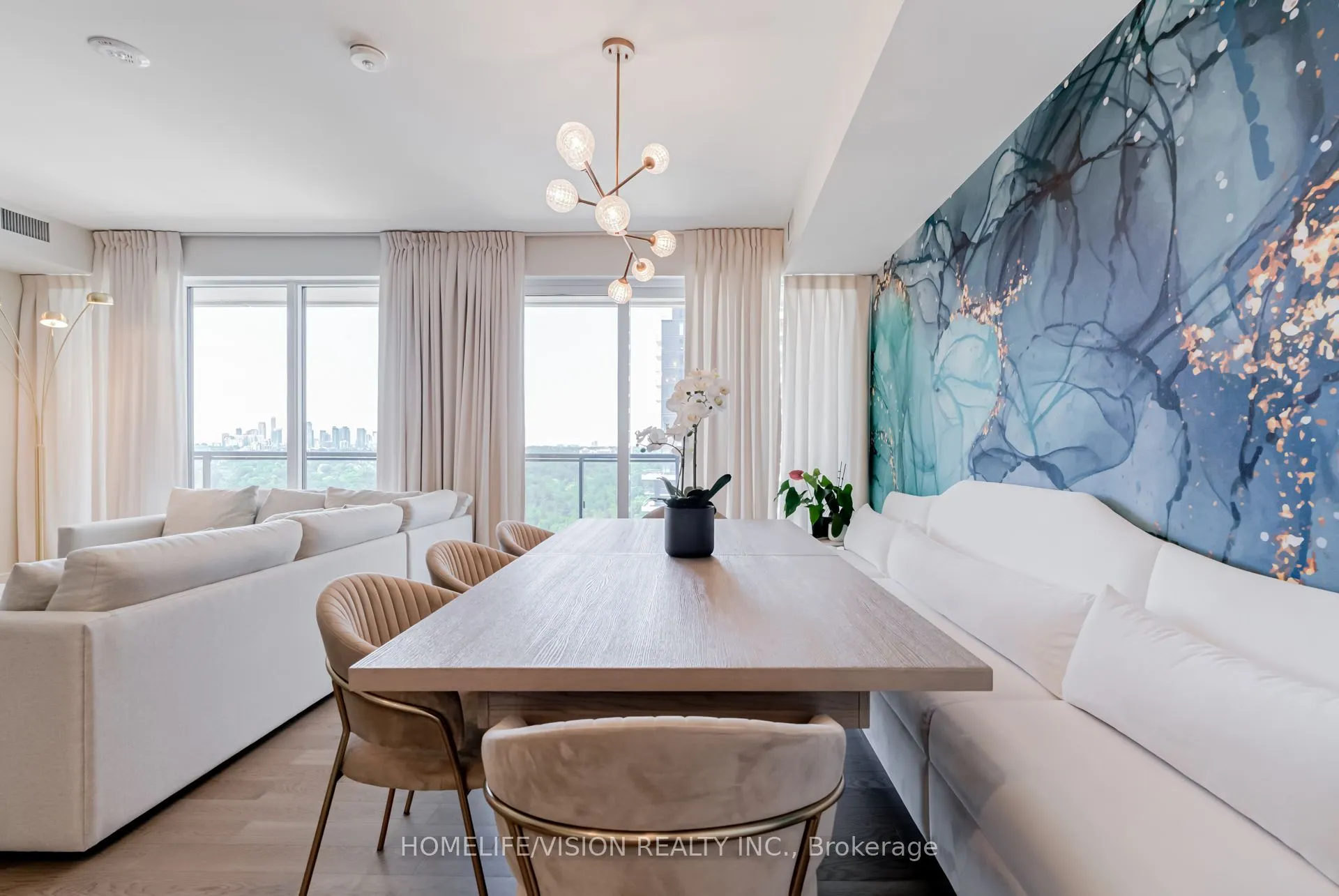 30 Inn On The Park Drive, #1810