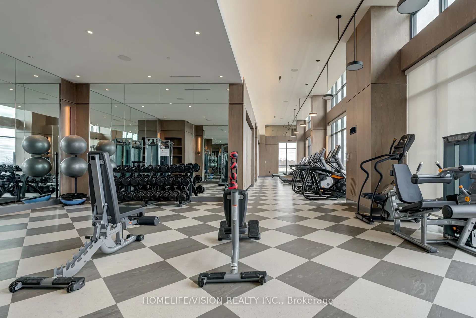 30 Inn On The Park Drive, #1810