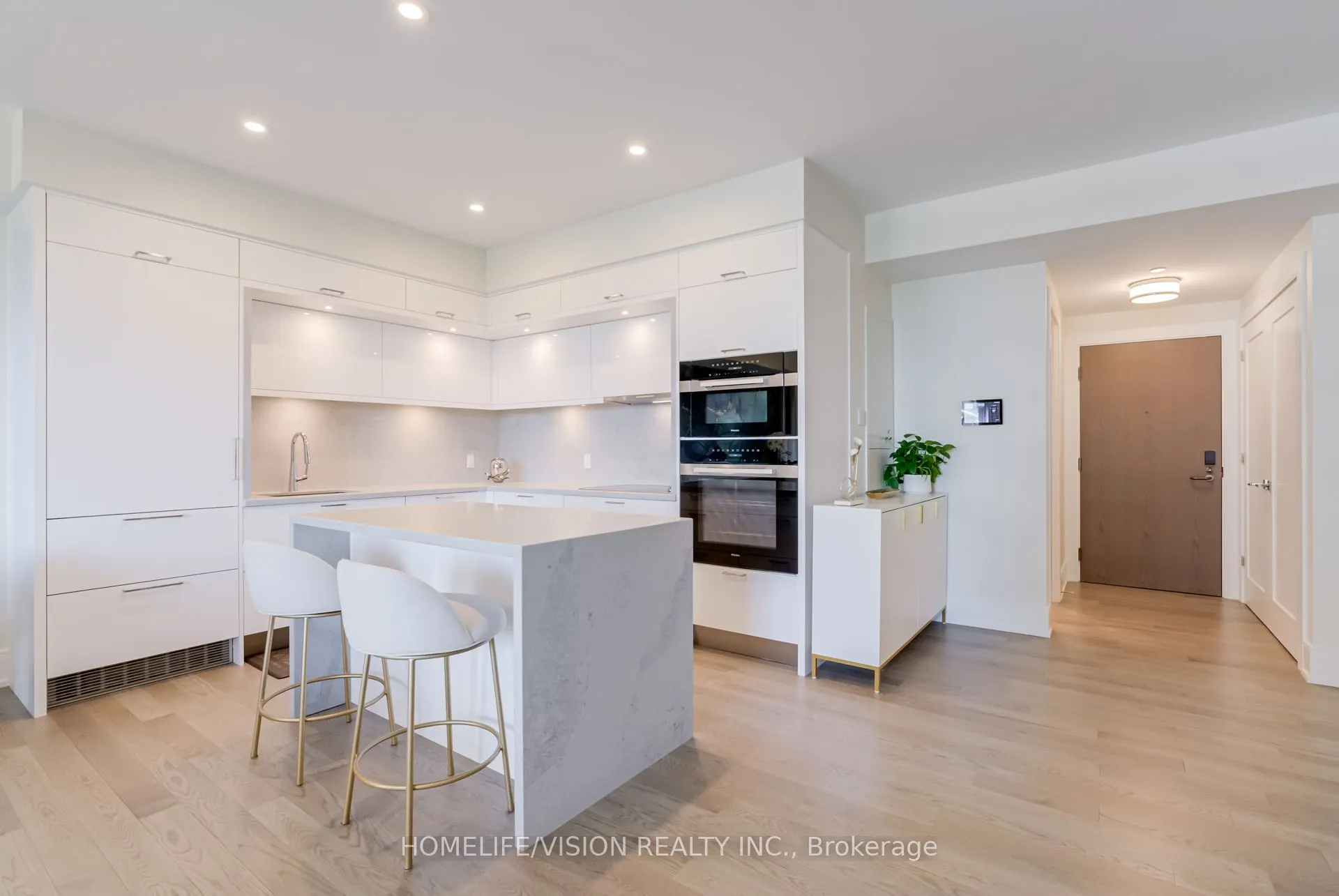 30 Inn On The Park Drive, #1810