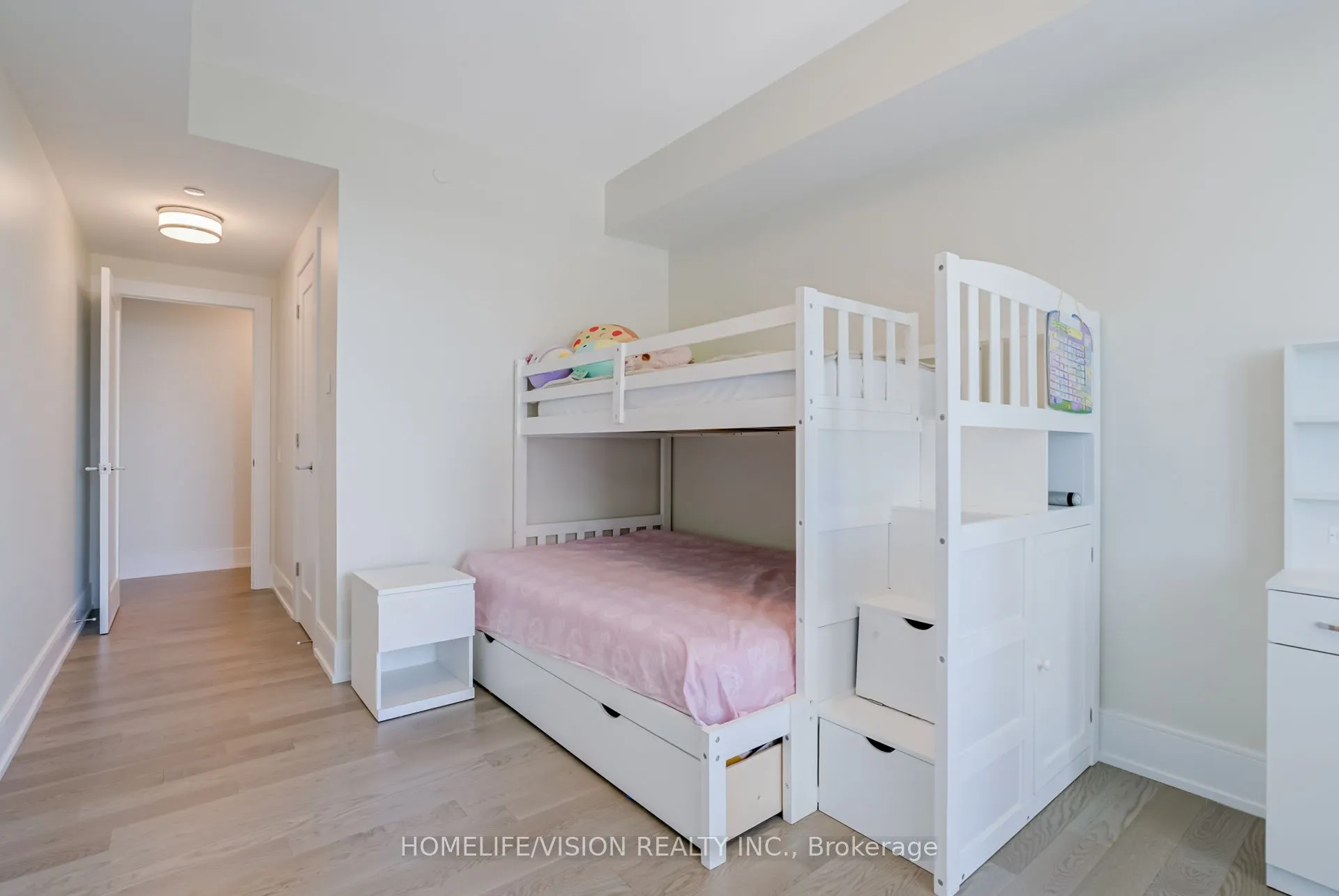 30 Inn On The Park Drive, #1810