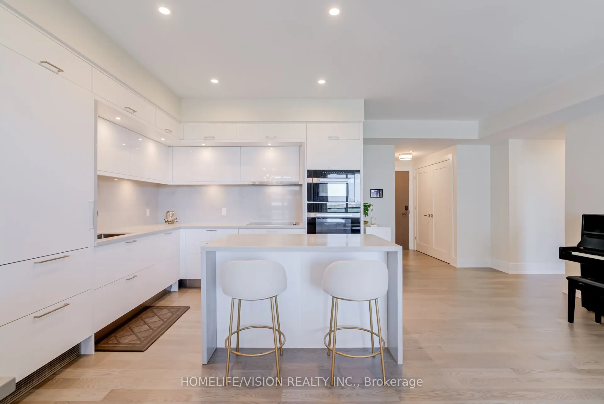 30 Inn On The Park Drive, #1810