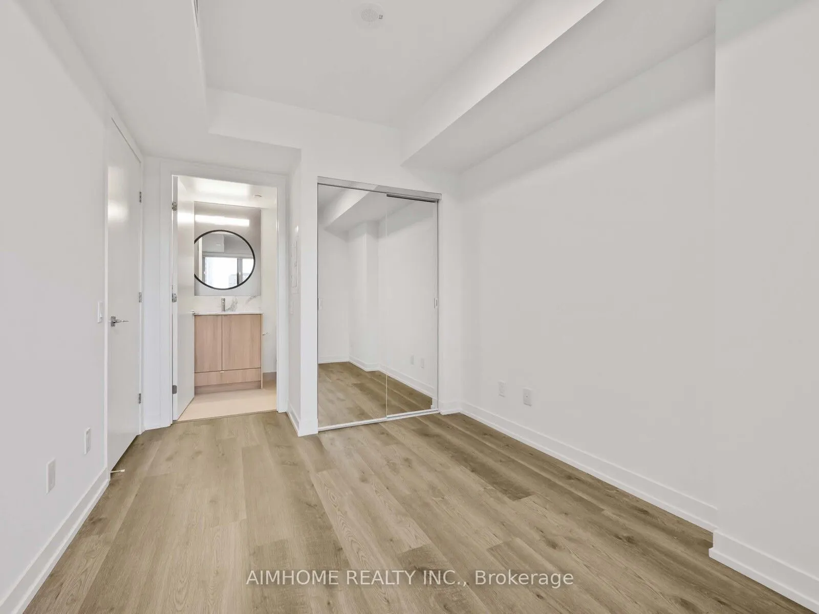 771 yonge Street, #1901