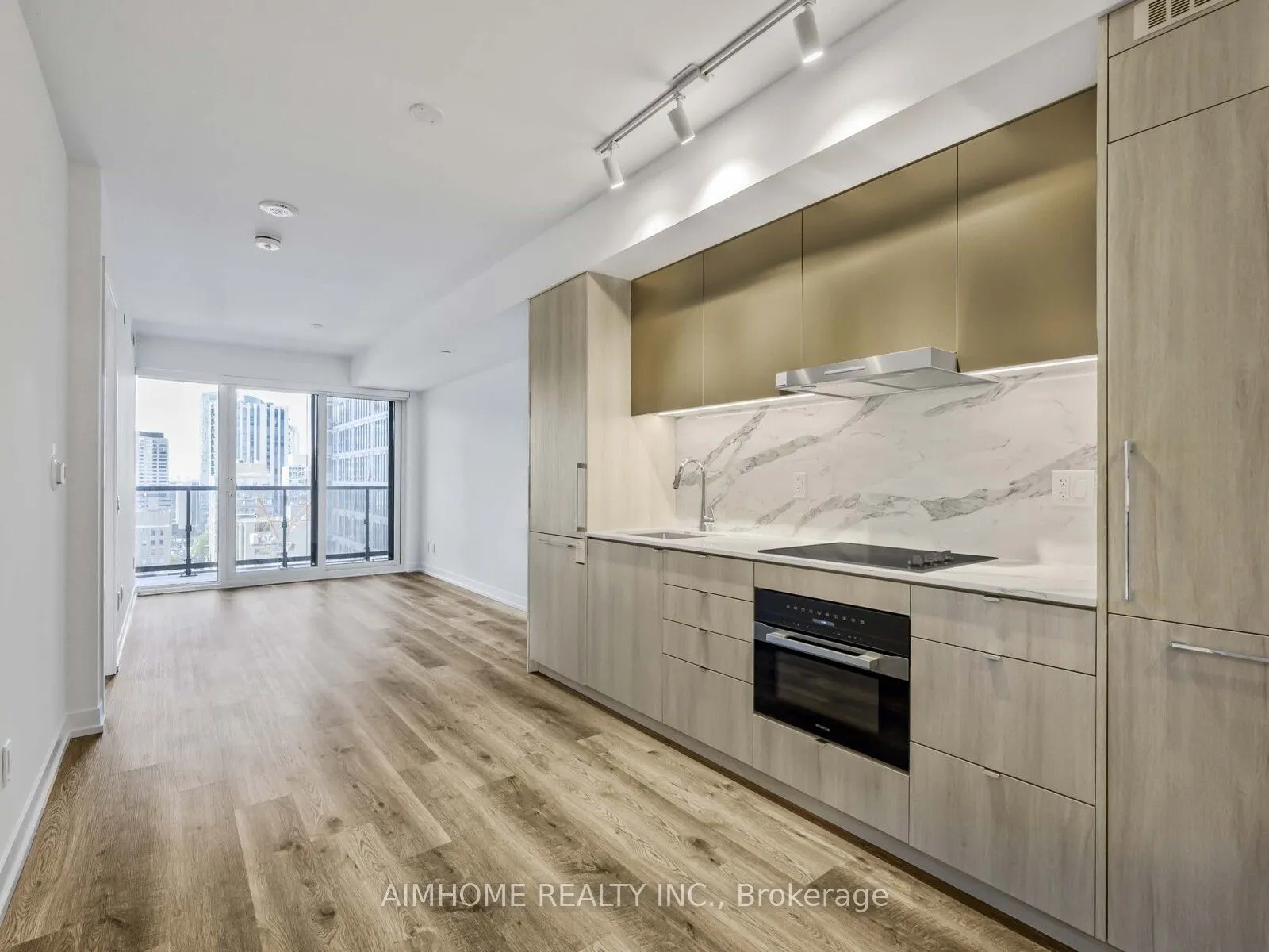 771 yonge Street, #1901
