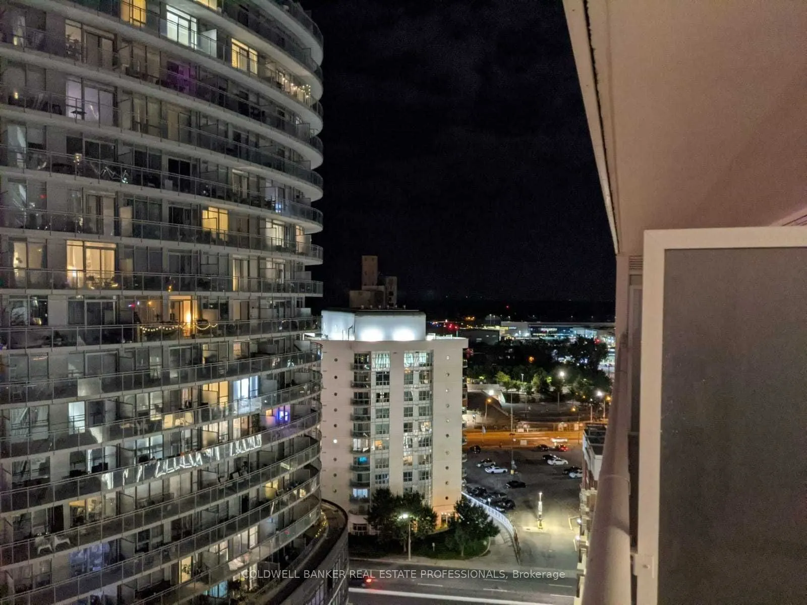 17 Bathurst Street, #1610