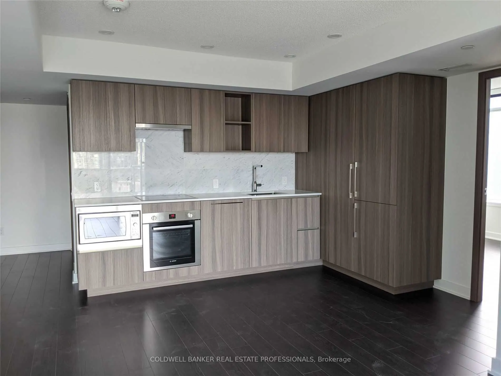 17 Bathurst Street, #1610