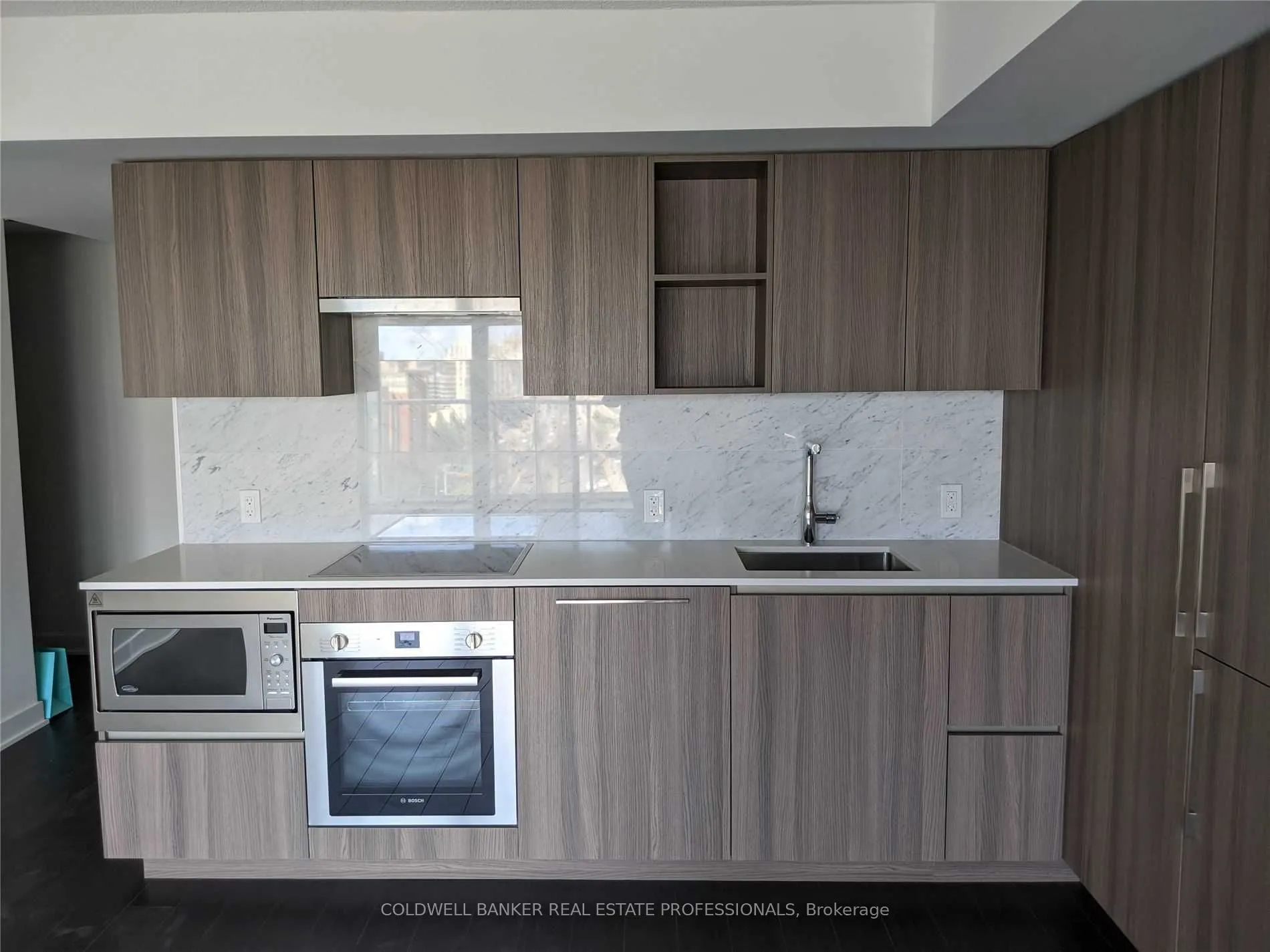 17 Bathurst Street, #1610