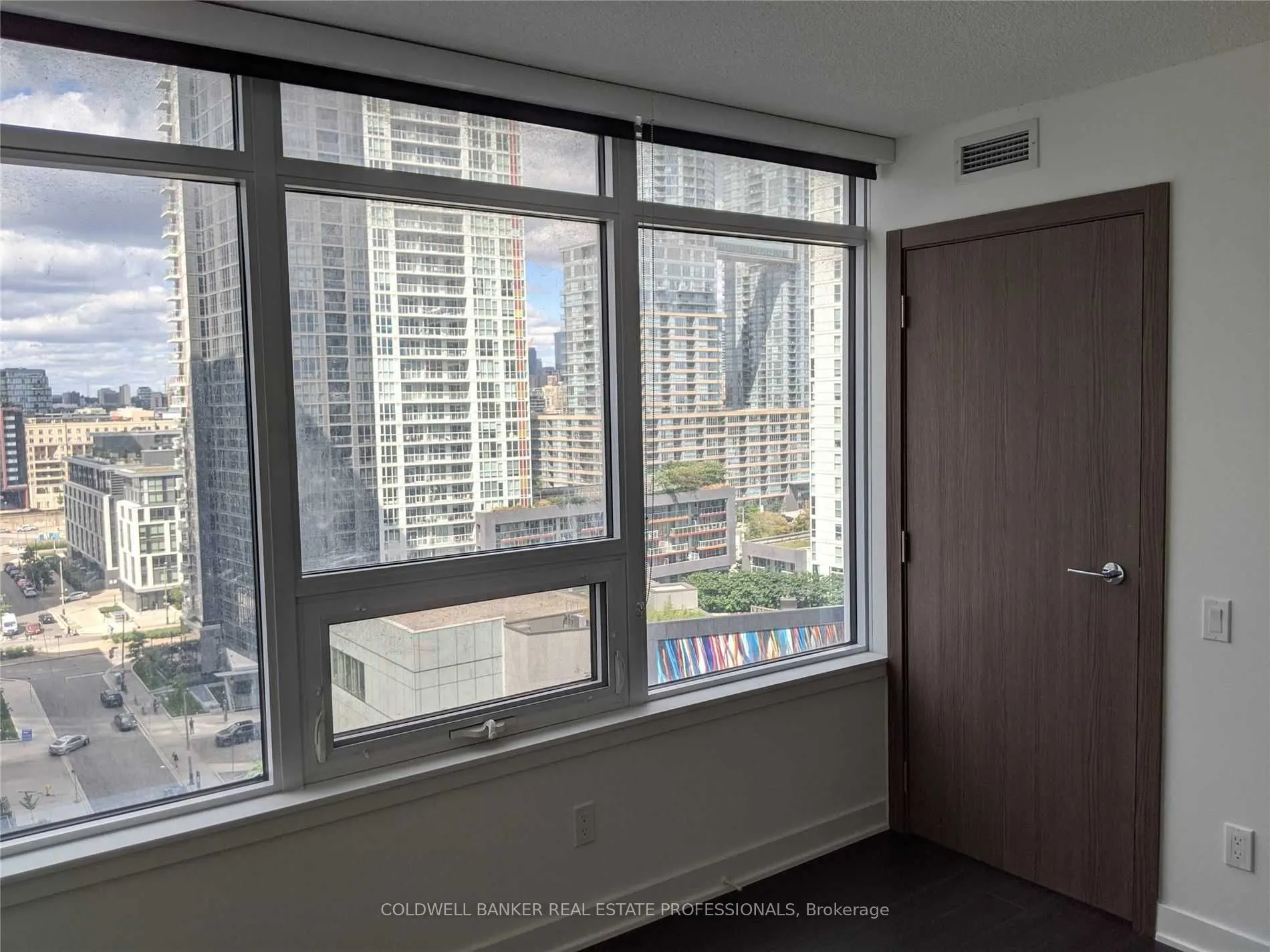 17 Bathurst Street, #1610