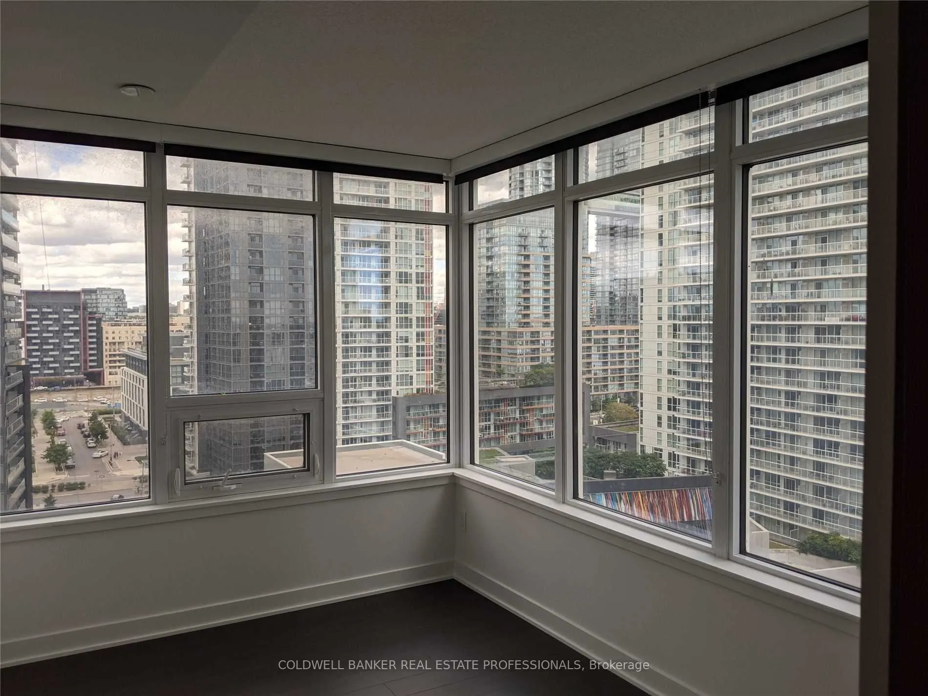 17 Bathurst Street, #1610