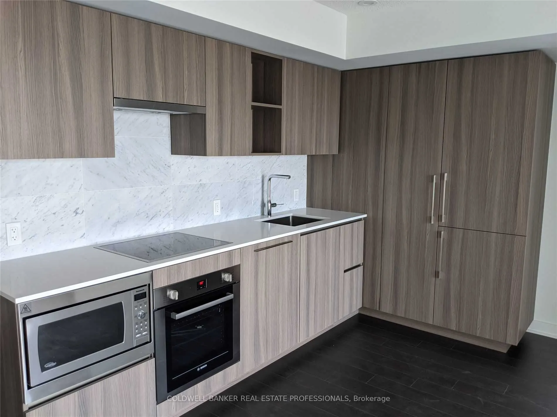 17 Bathurst Street, #1610