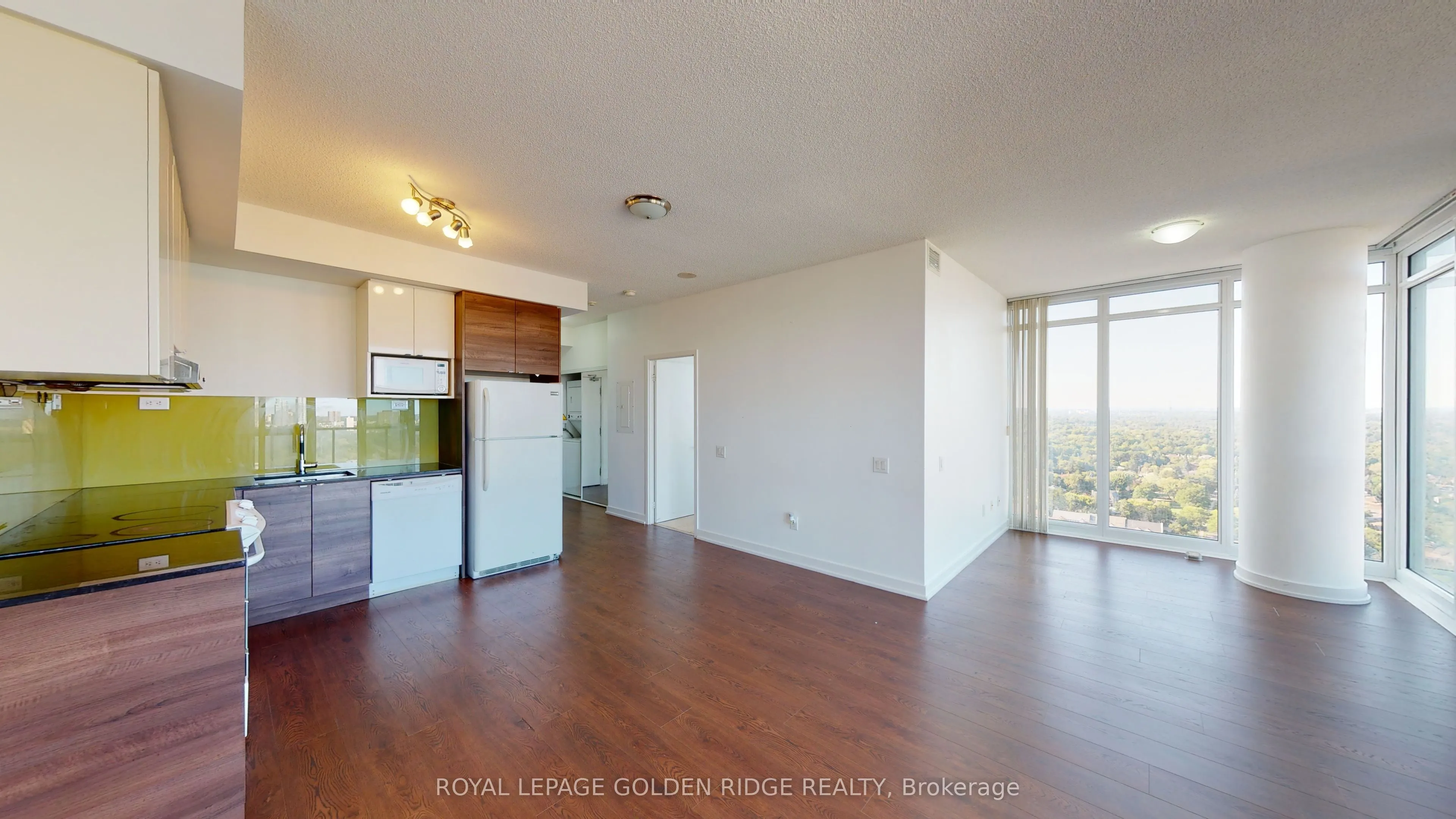 121 Mcmahon Drive, #2901