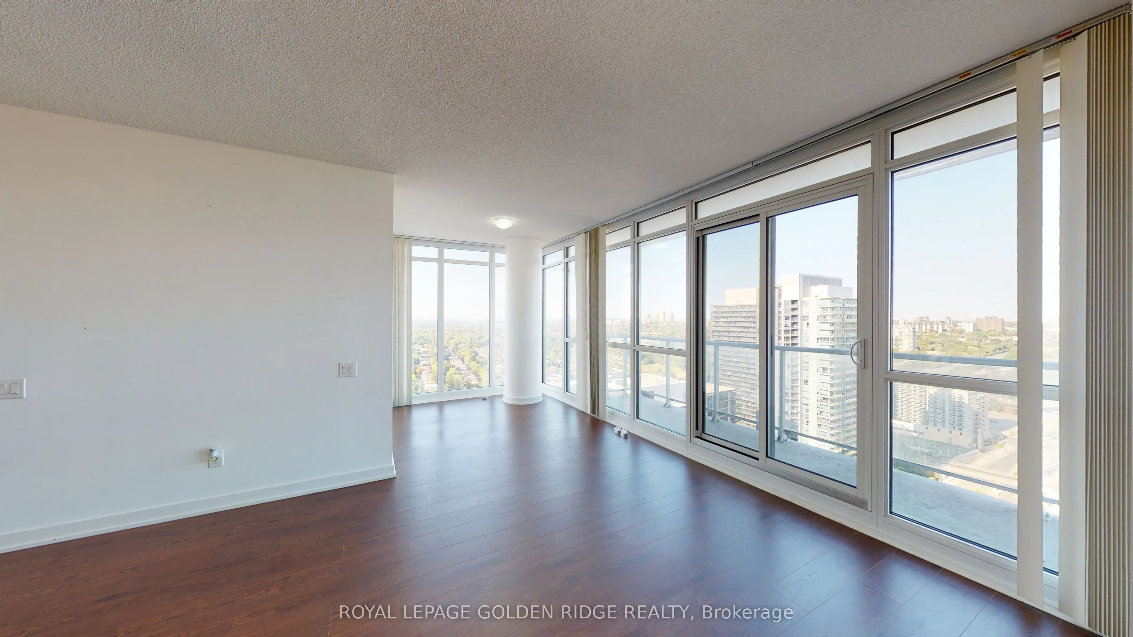 121 Mcmahon Drive, #2901