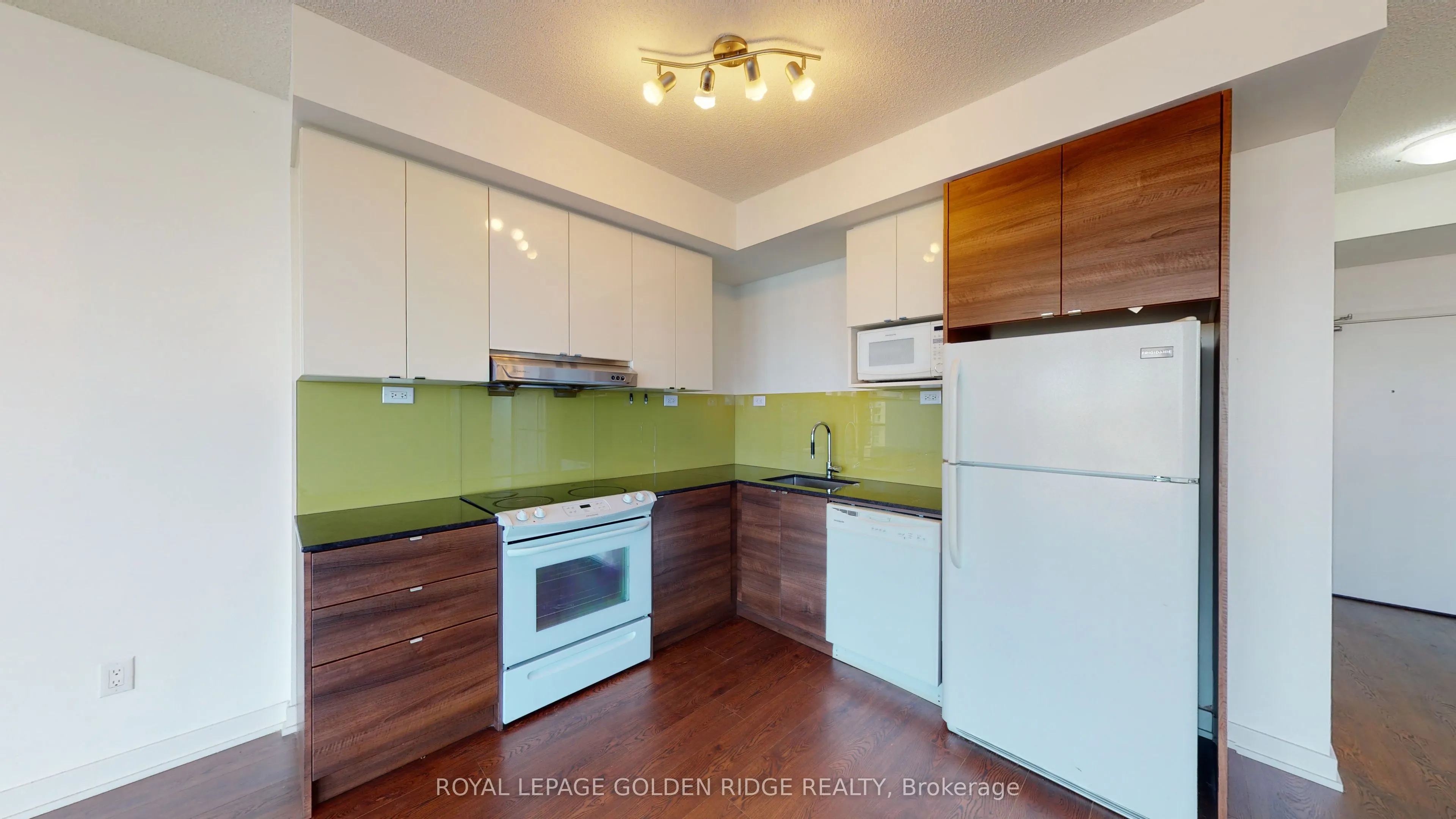 121 Mcmahon Drive, #2901