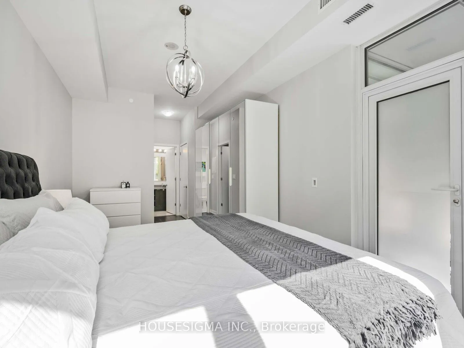 32 Bruyers Mews, #TH03