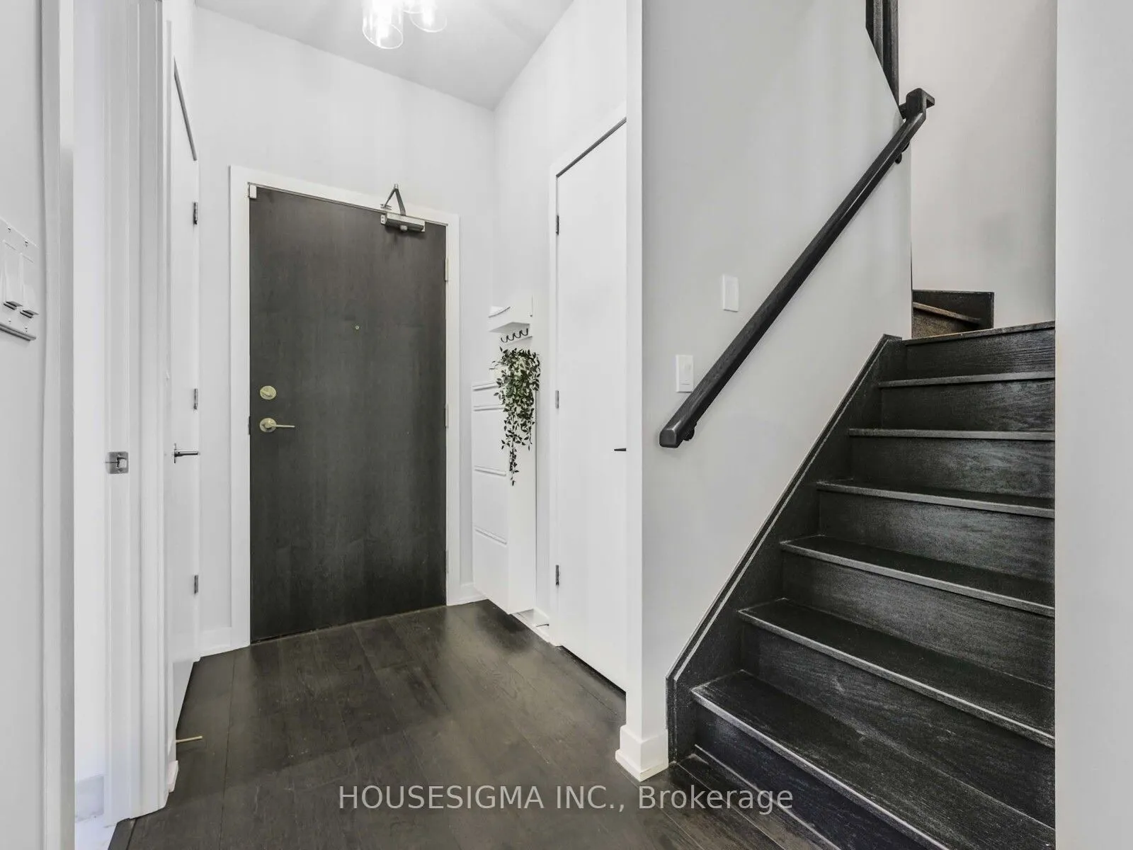 32 Bruyers Mews, #TH03