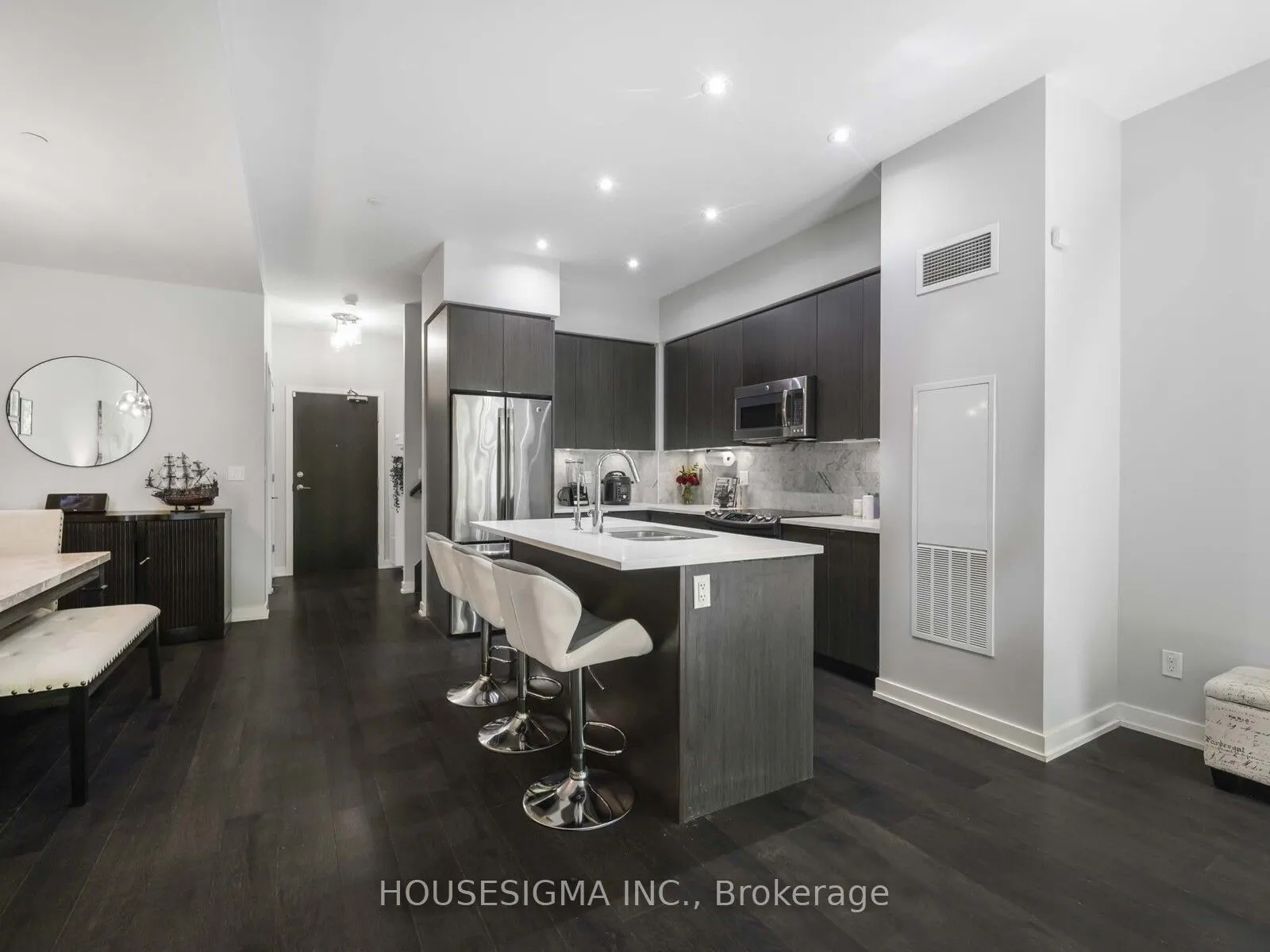 32 Bruyers Mews, #TH03