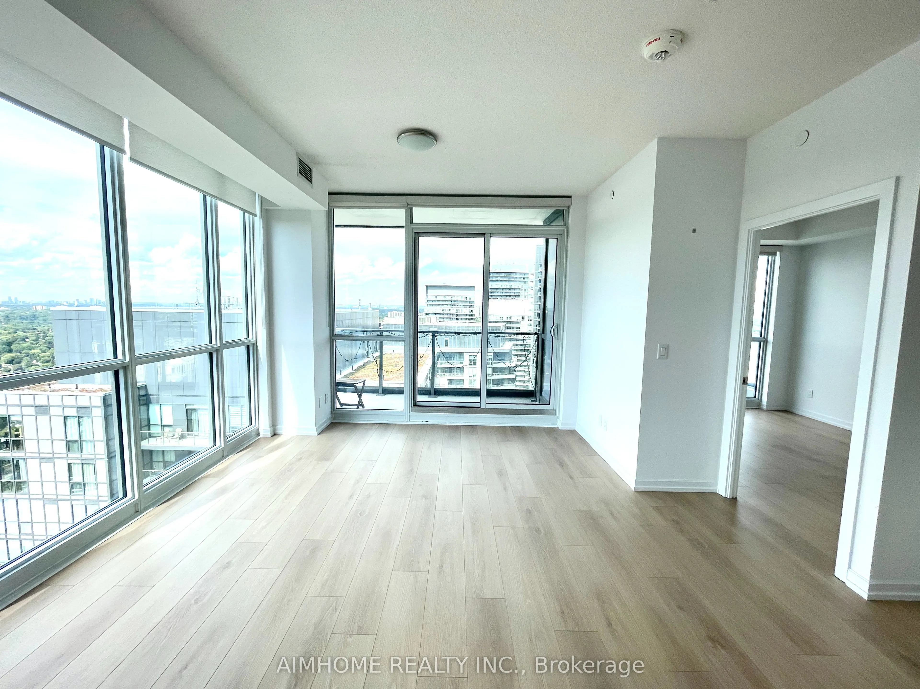 32 Forest Manor Road, #2702