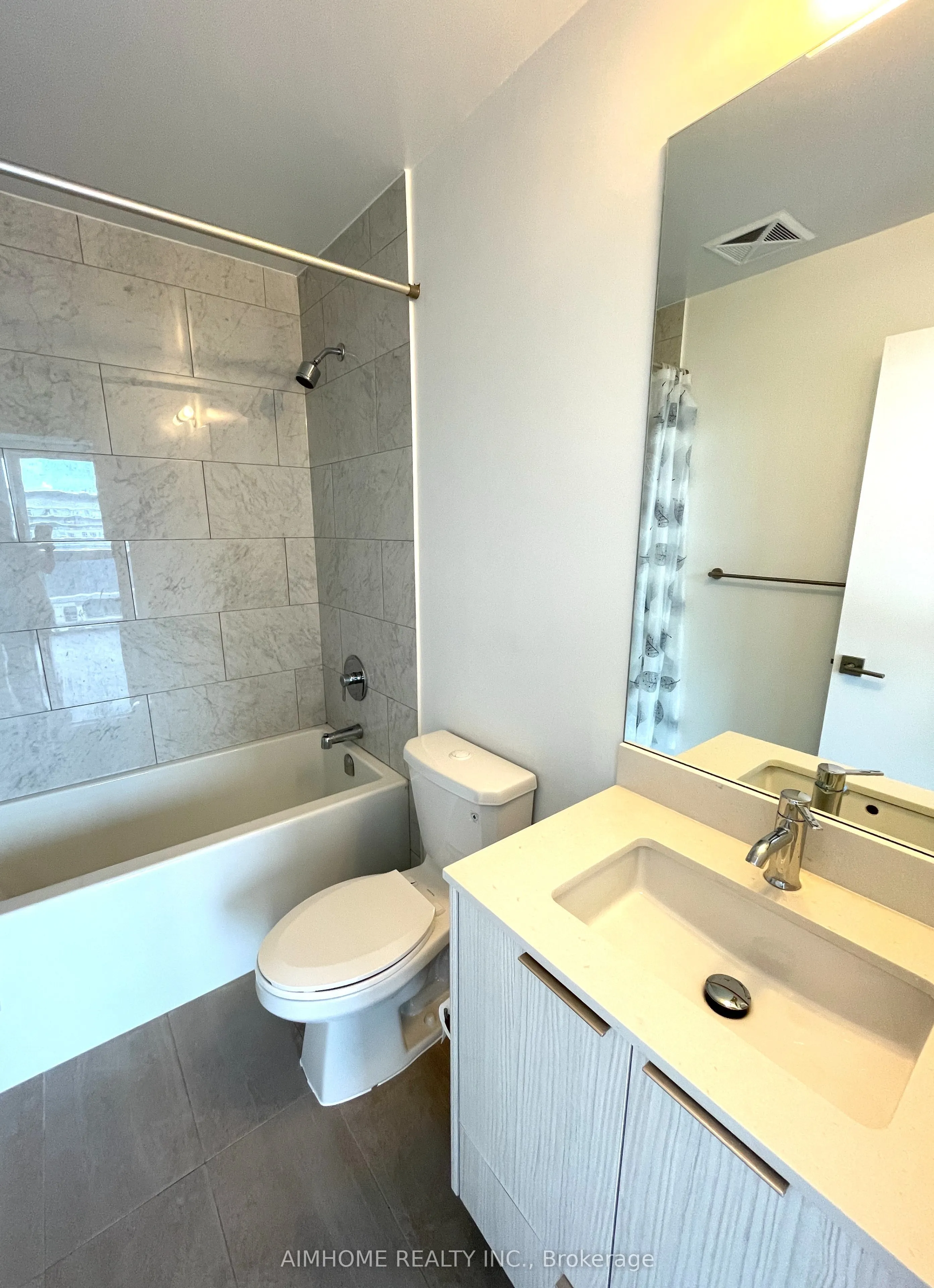 32 Forest Manor Road, #2702