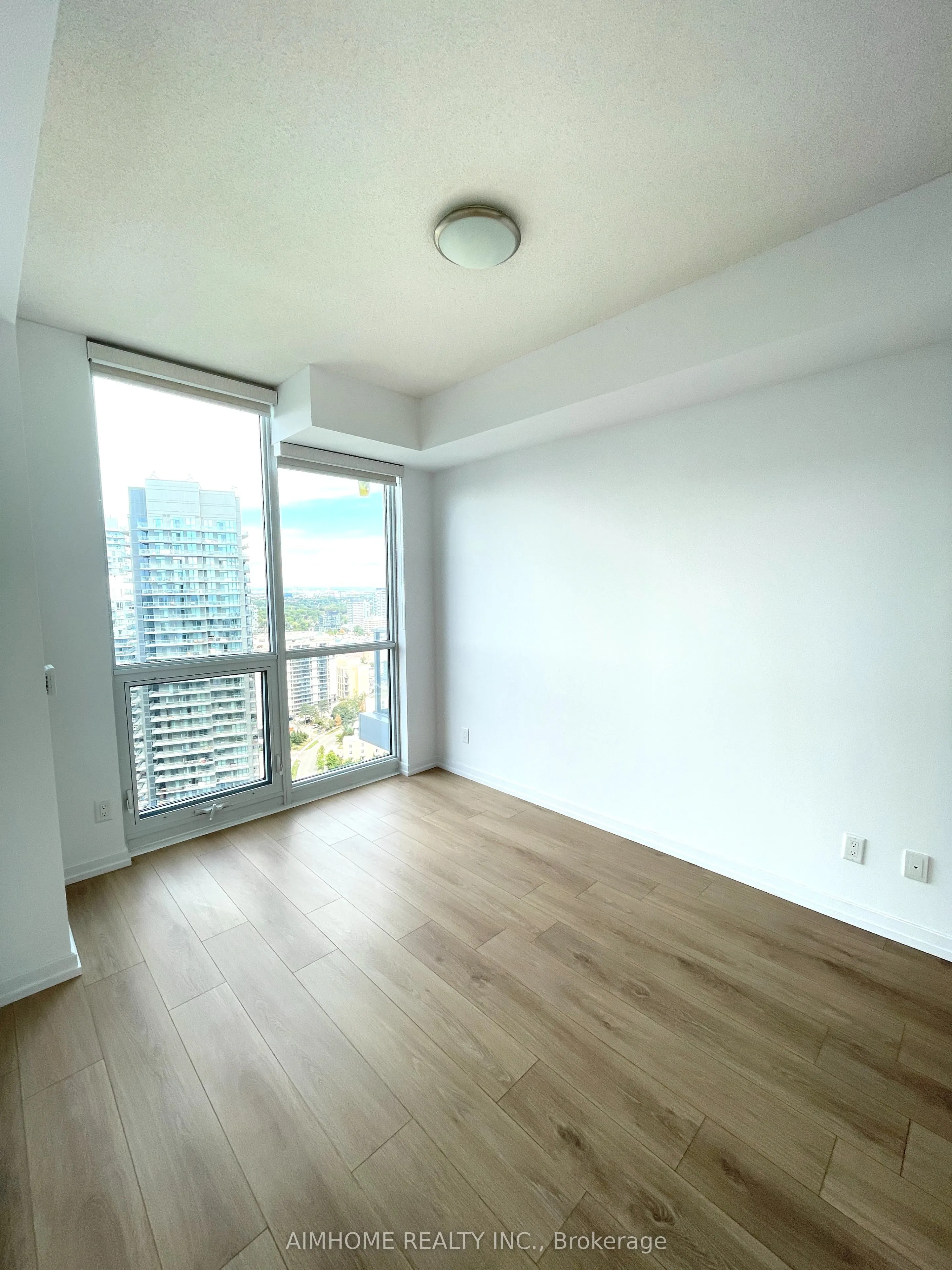 32 Forest Manor Road, #2702