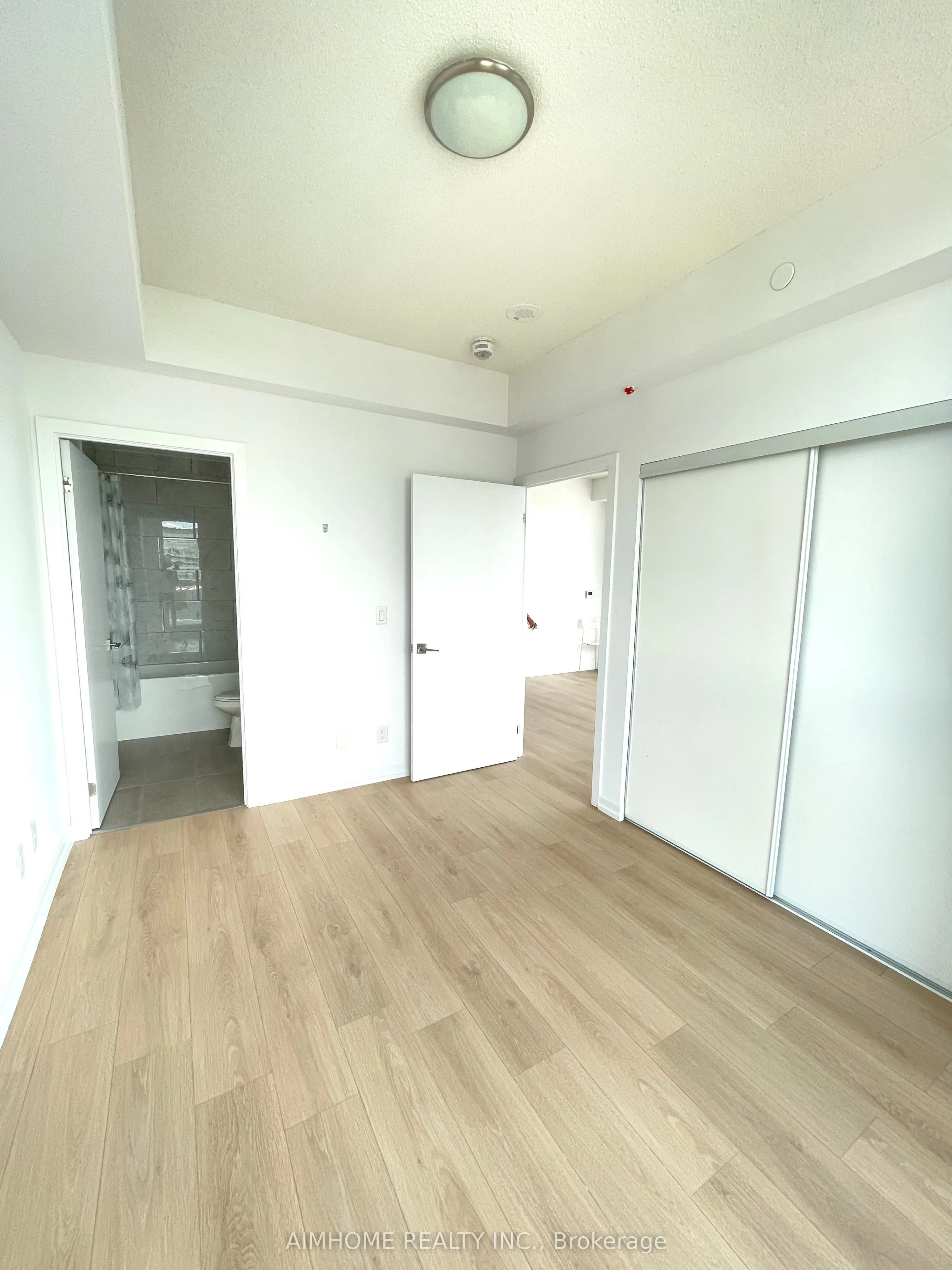 32 Forest Manor Road, #2702