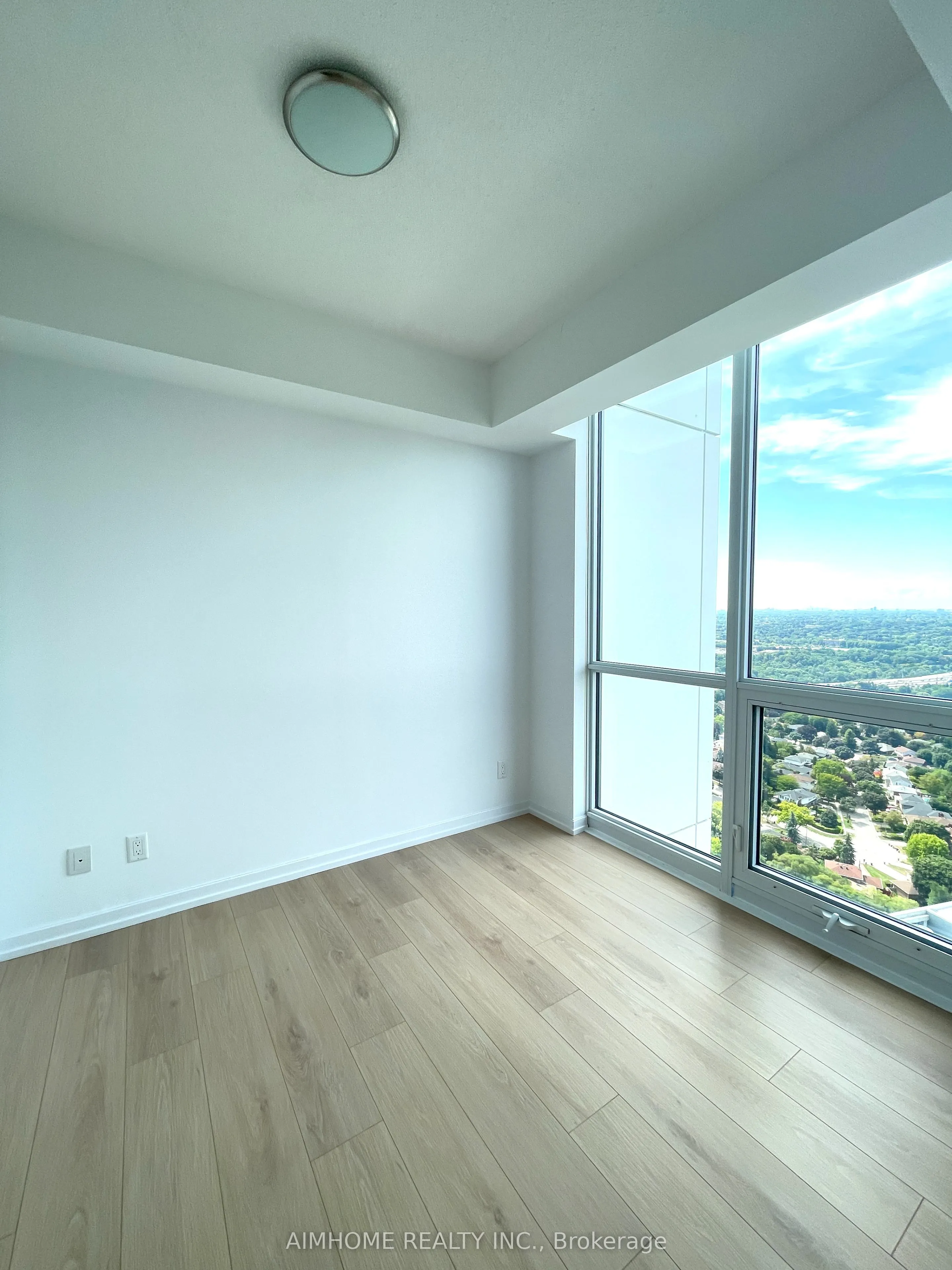 32 Forest Manor Road, #2702