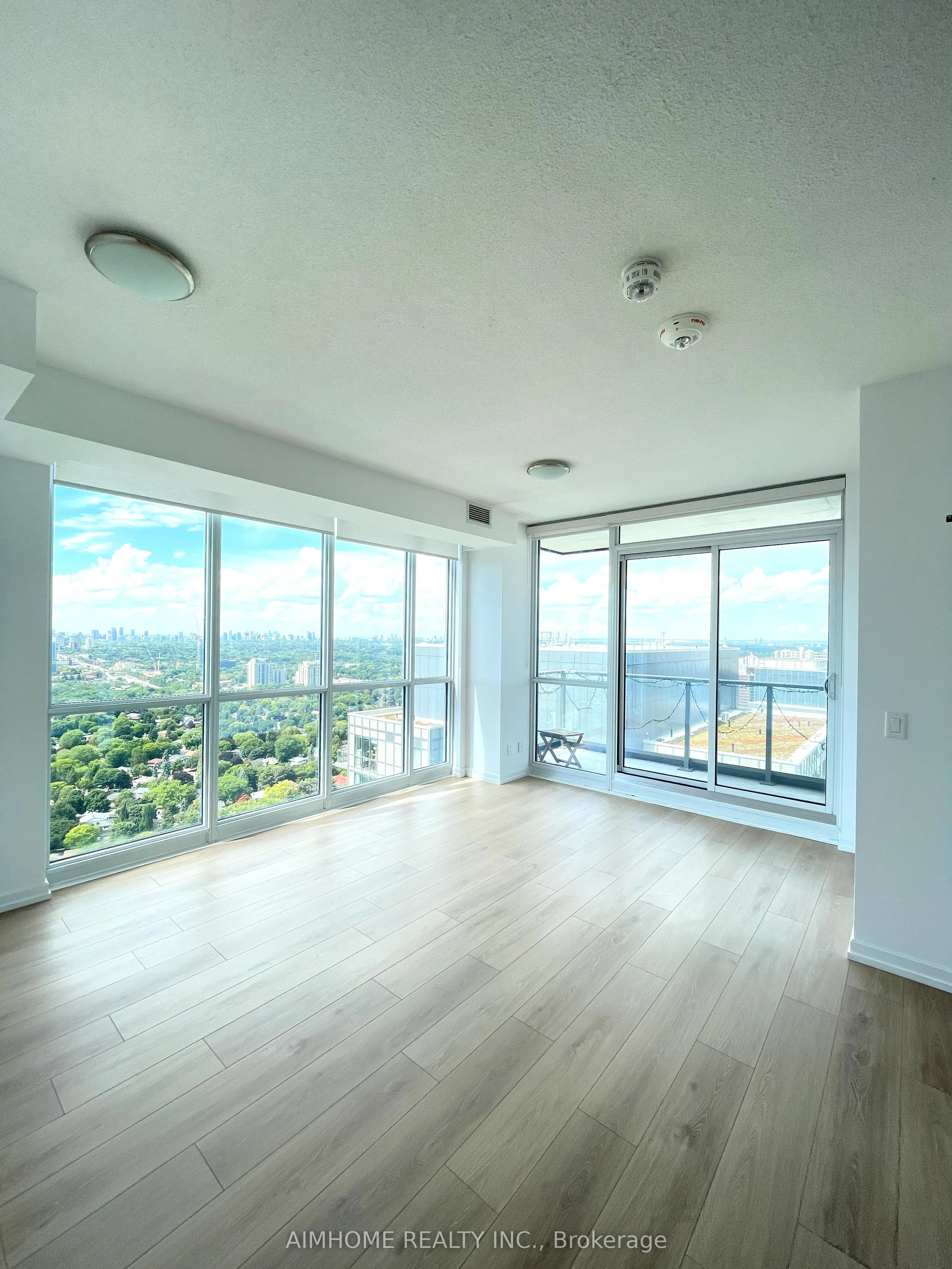 32 Forest Manor Road, #2702