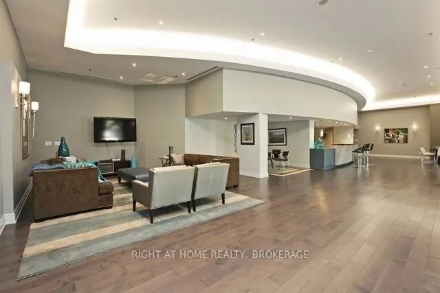 550 Queens Quay W Quay W, #608