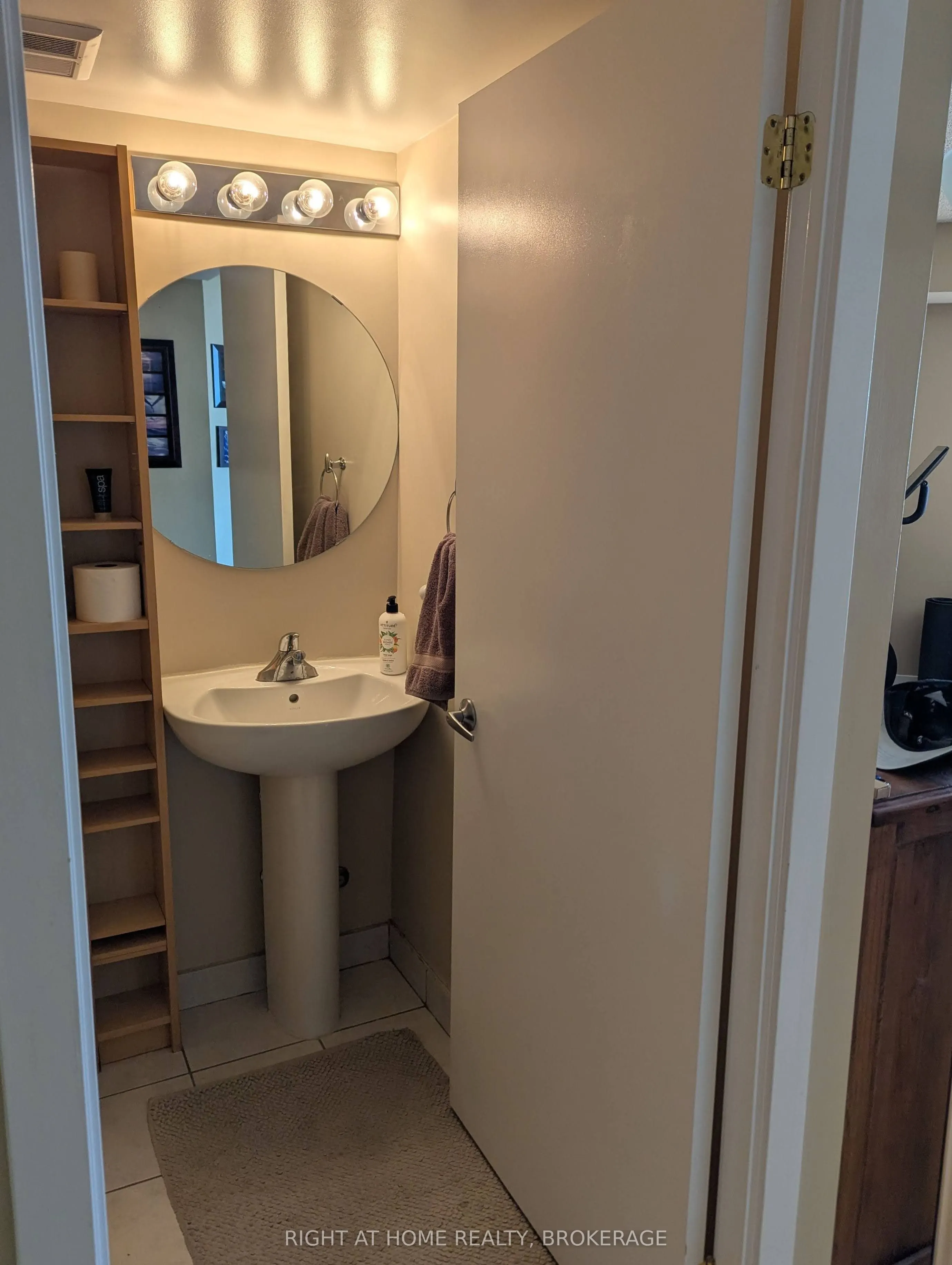 550 Queens Quay W Quay W, #608