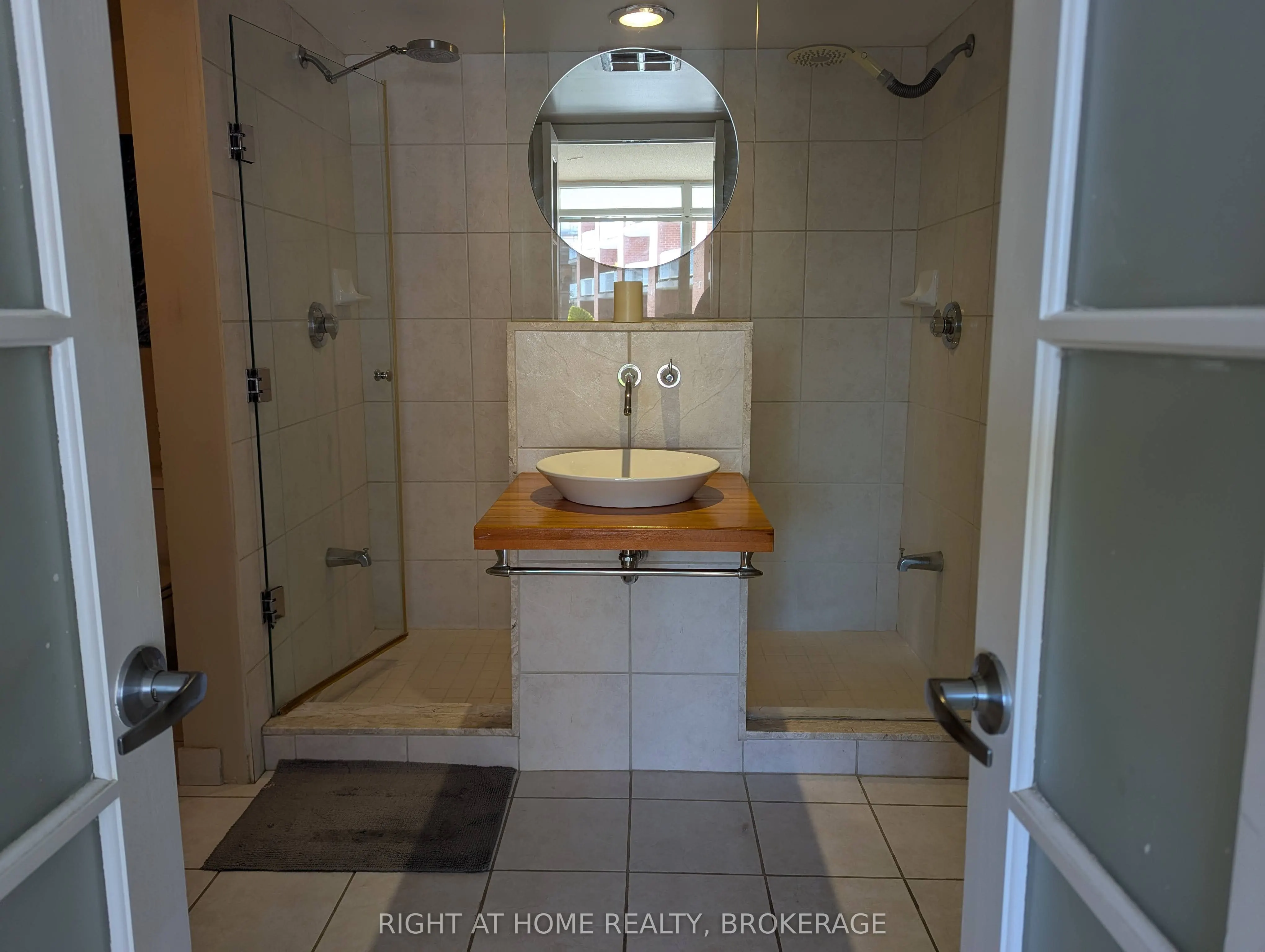 550 Queens Quay W Quay W, #608