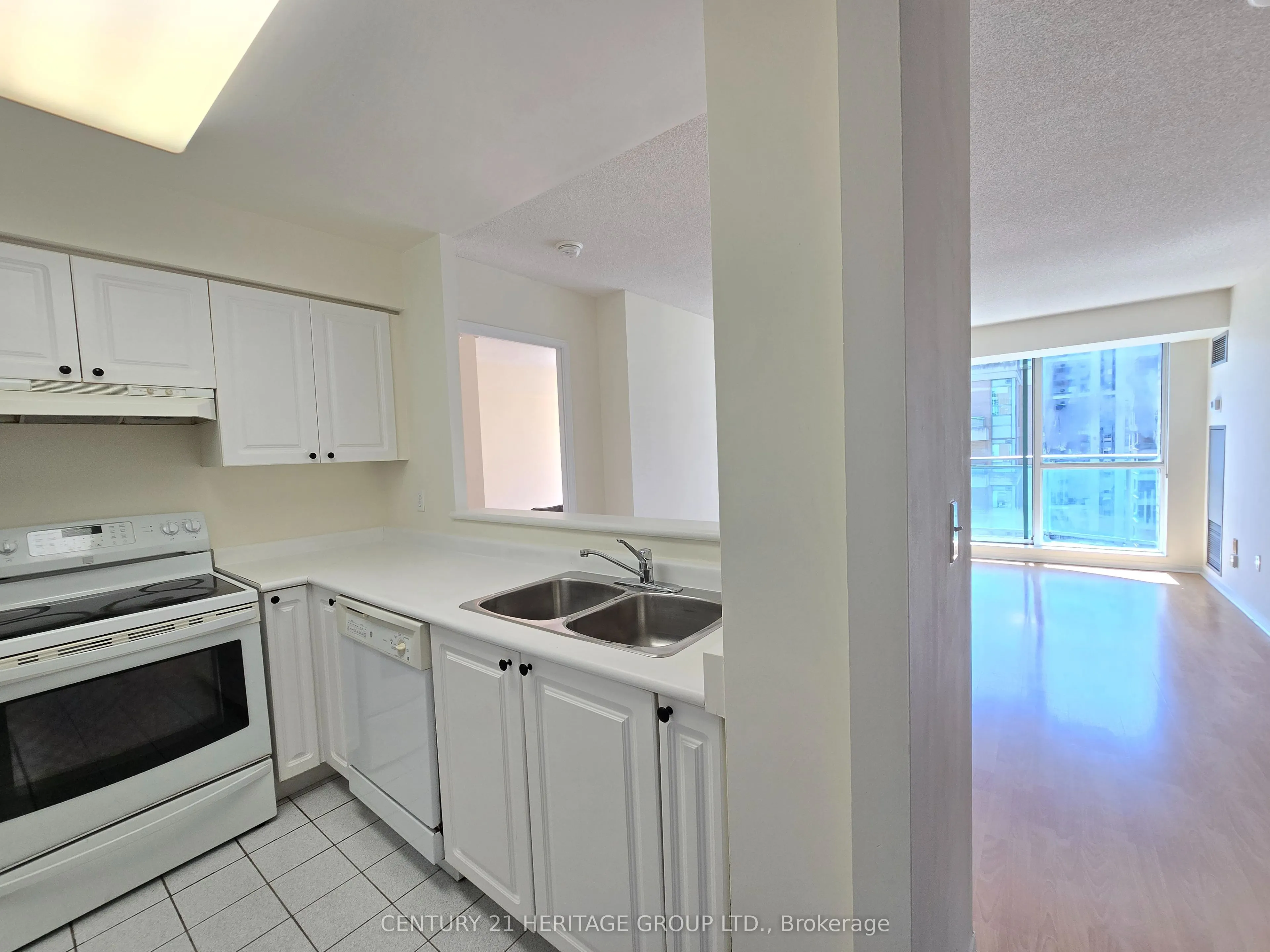 8 Pemberton Avenue, #1202