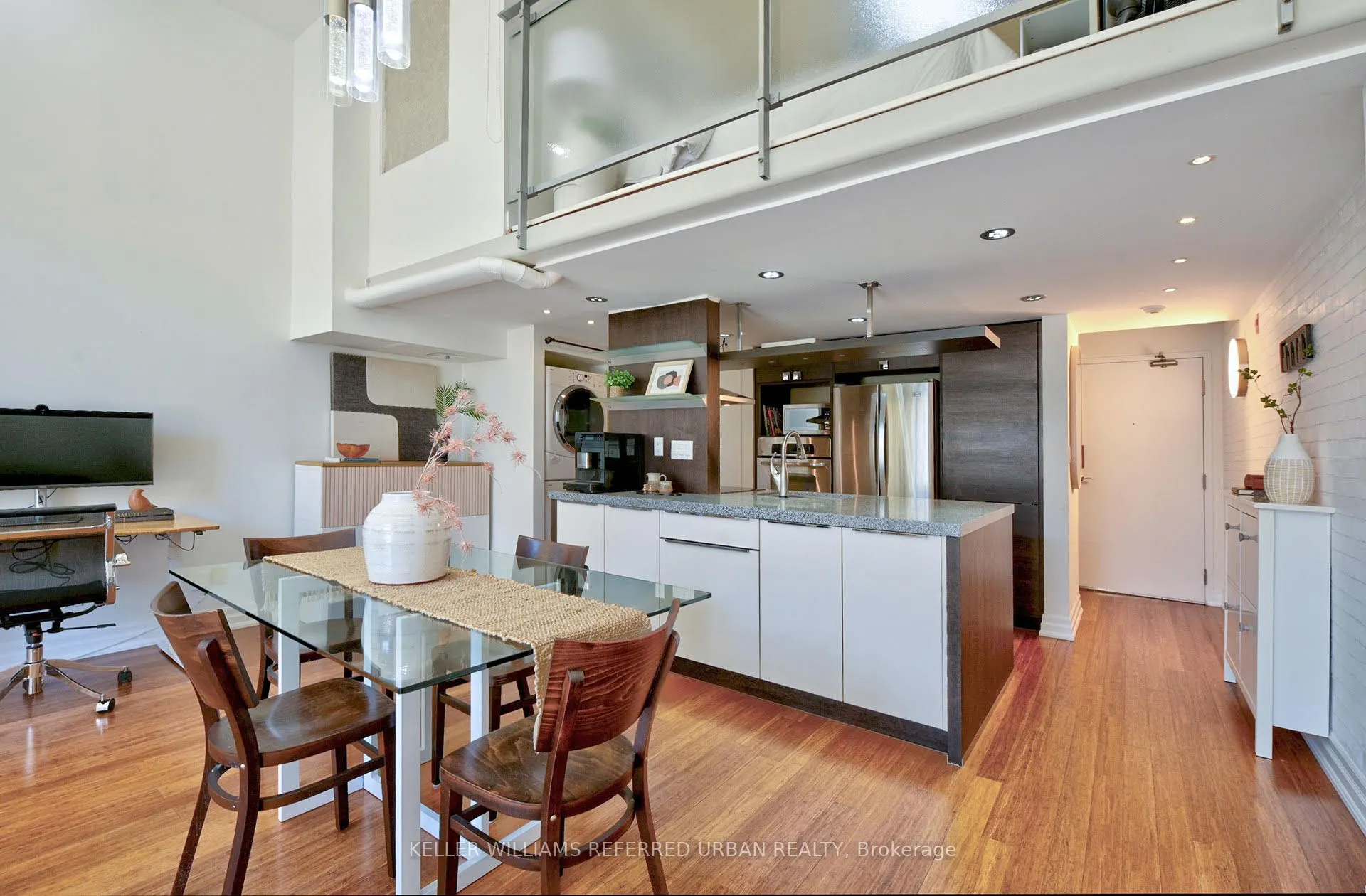 160 Baldwin Street, #209