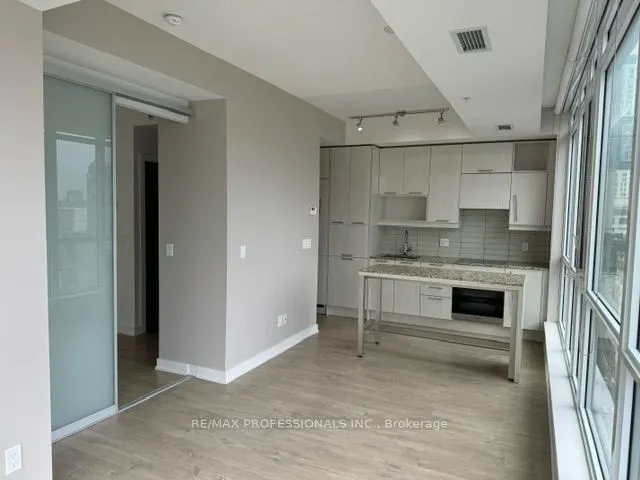199 Richmond Street W, #1102