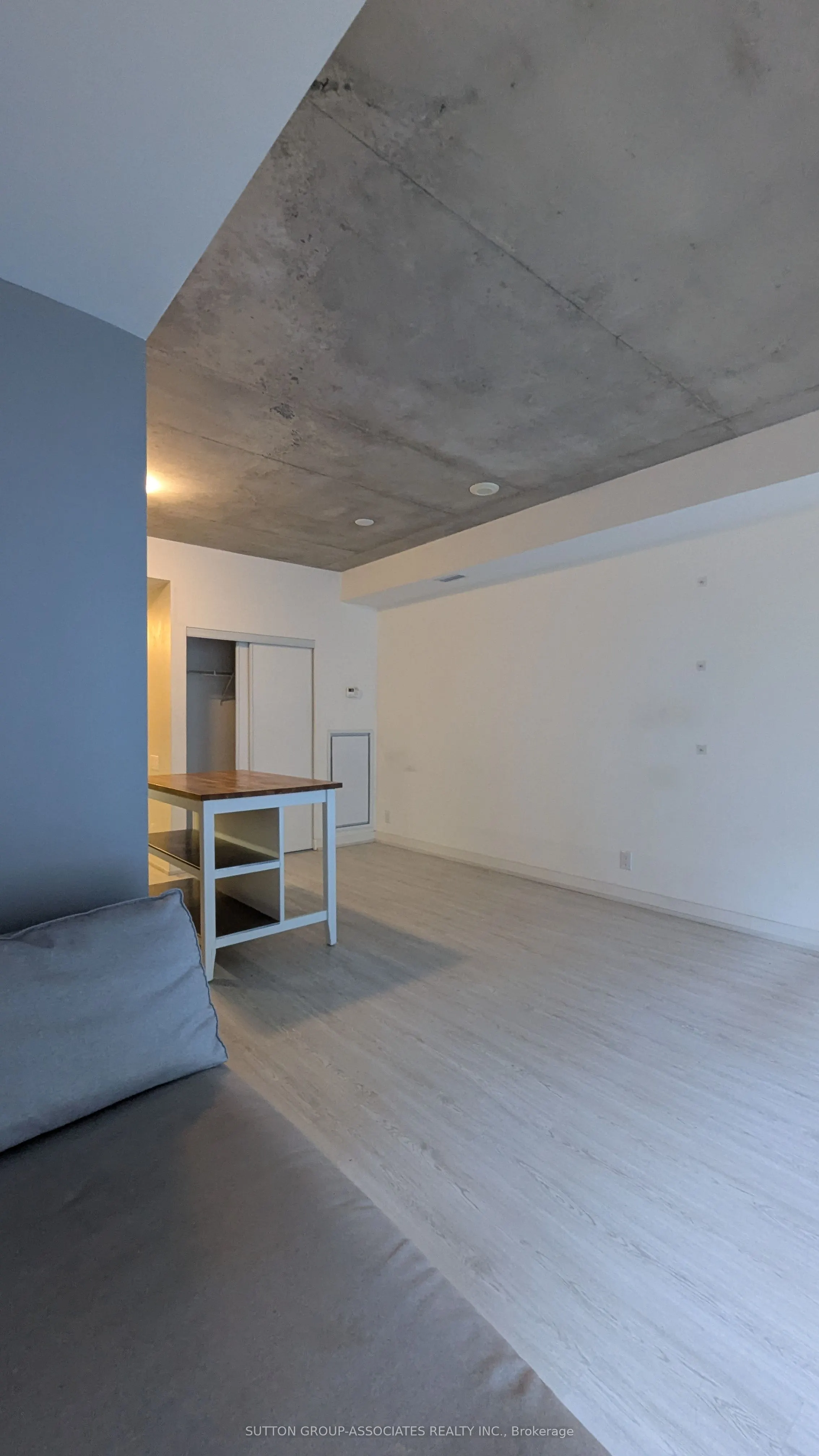 5 Hanna Avenue, #218
