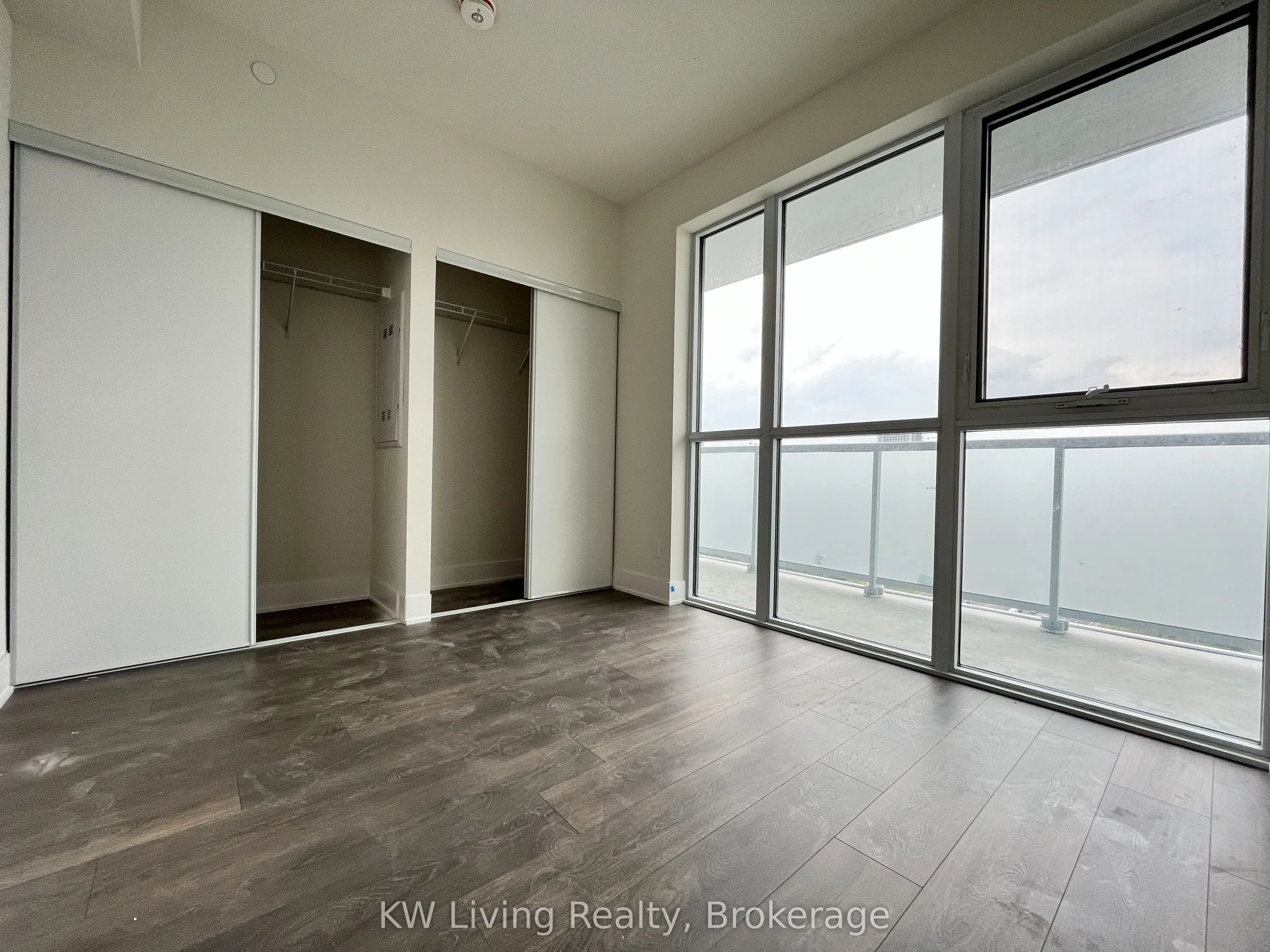 188 Fairview Mall Drive, #2212