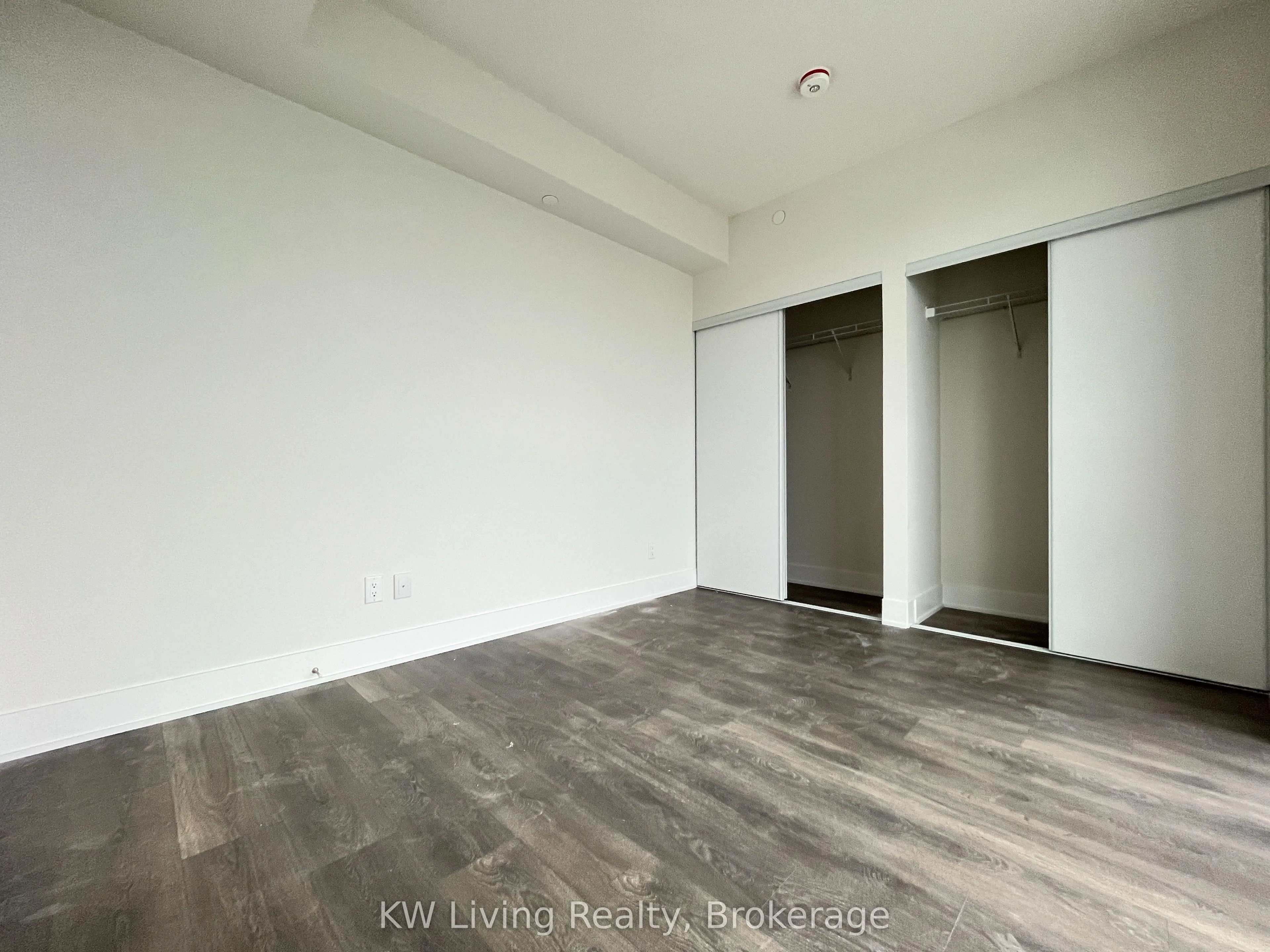 188 Fairview Mall Drive, #2212