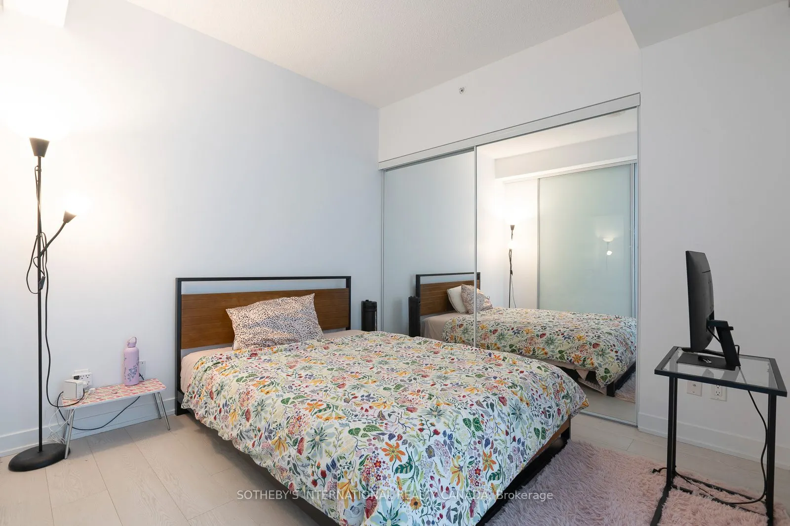 20 Bruyeres Mews, #1101