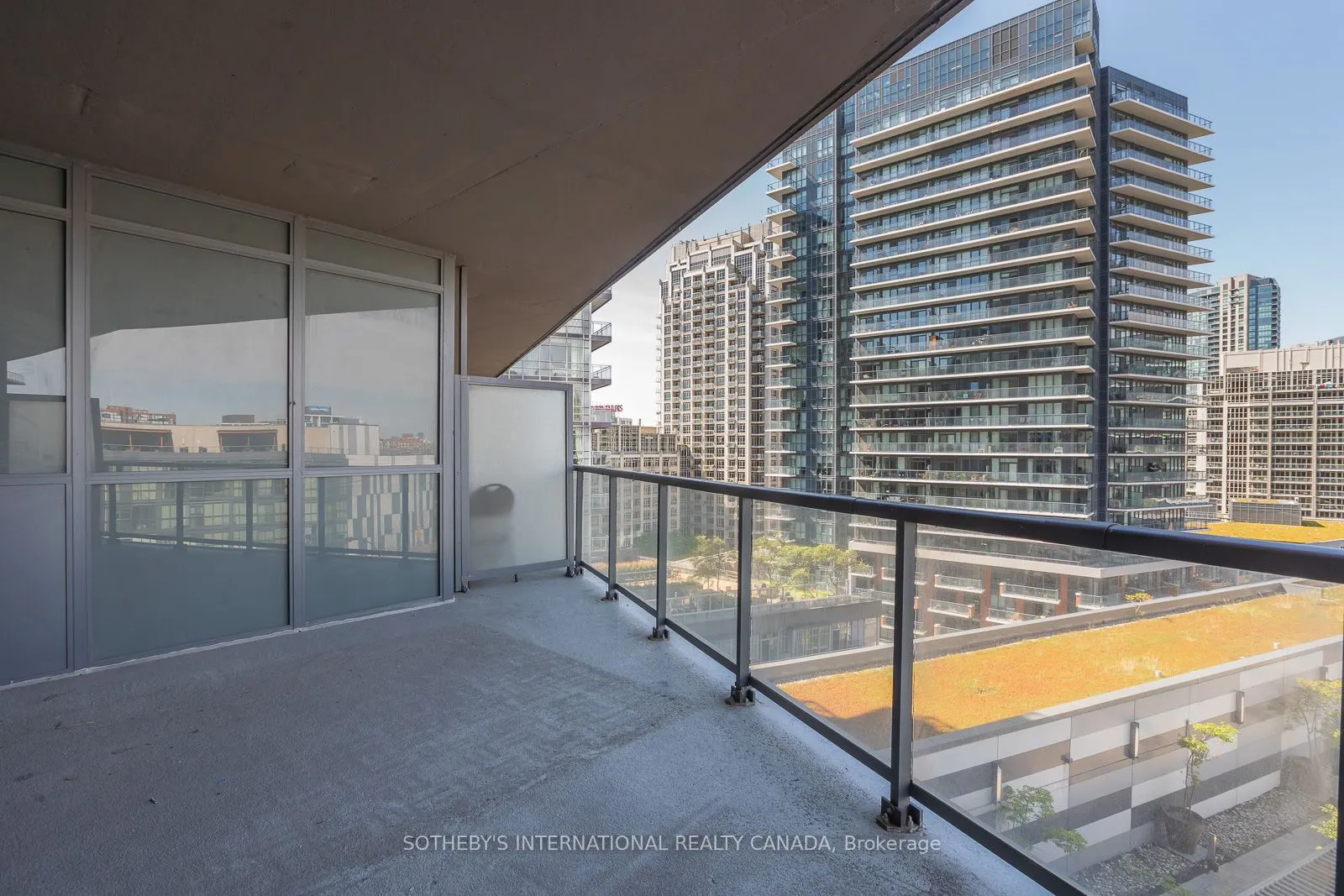 20 Bruyeres Mews, #1101