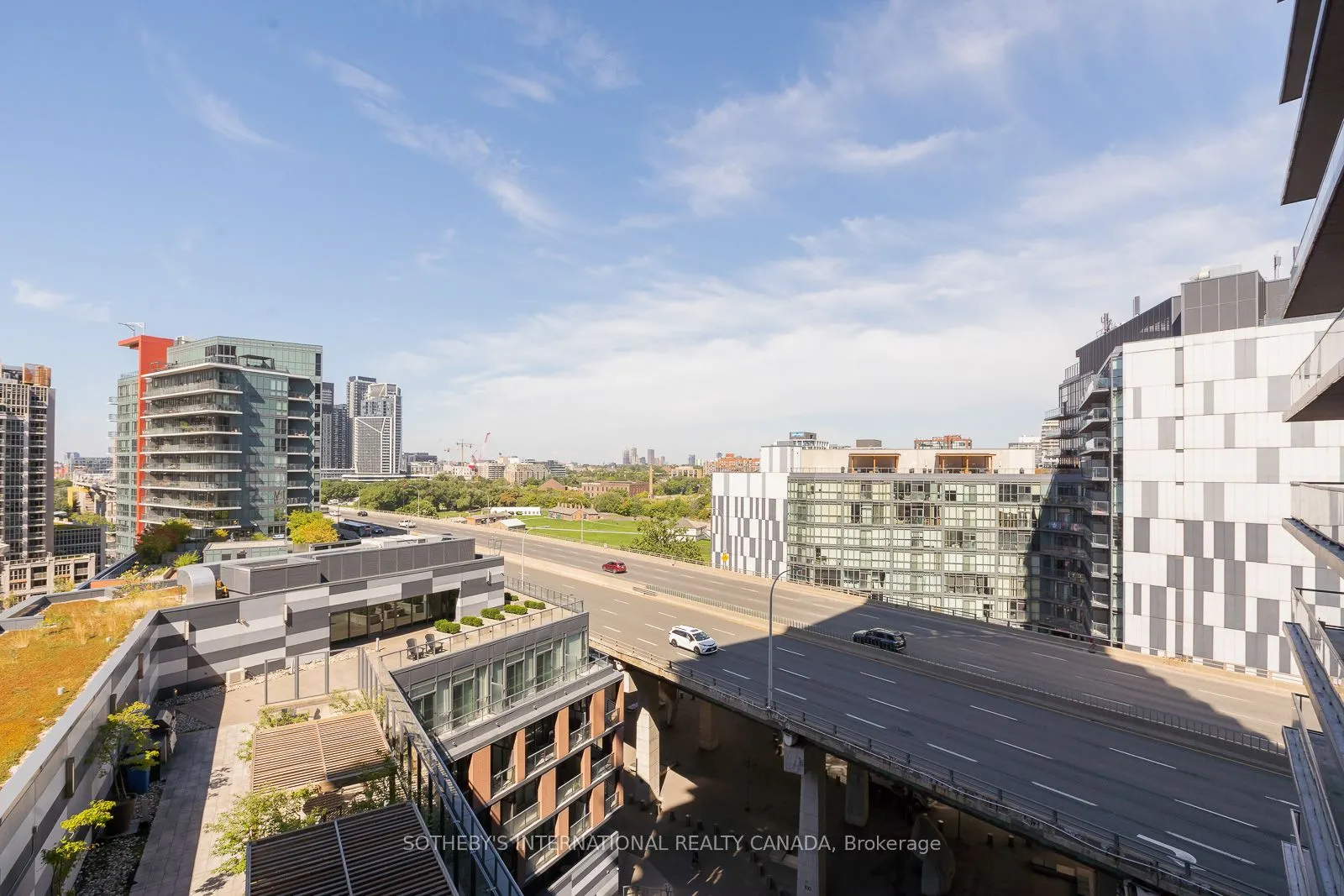20 Bruyeres Mews, #1101